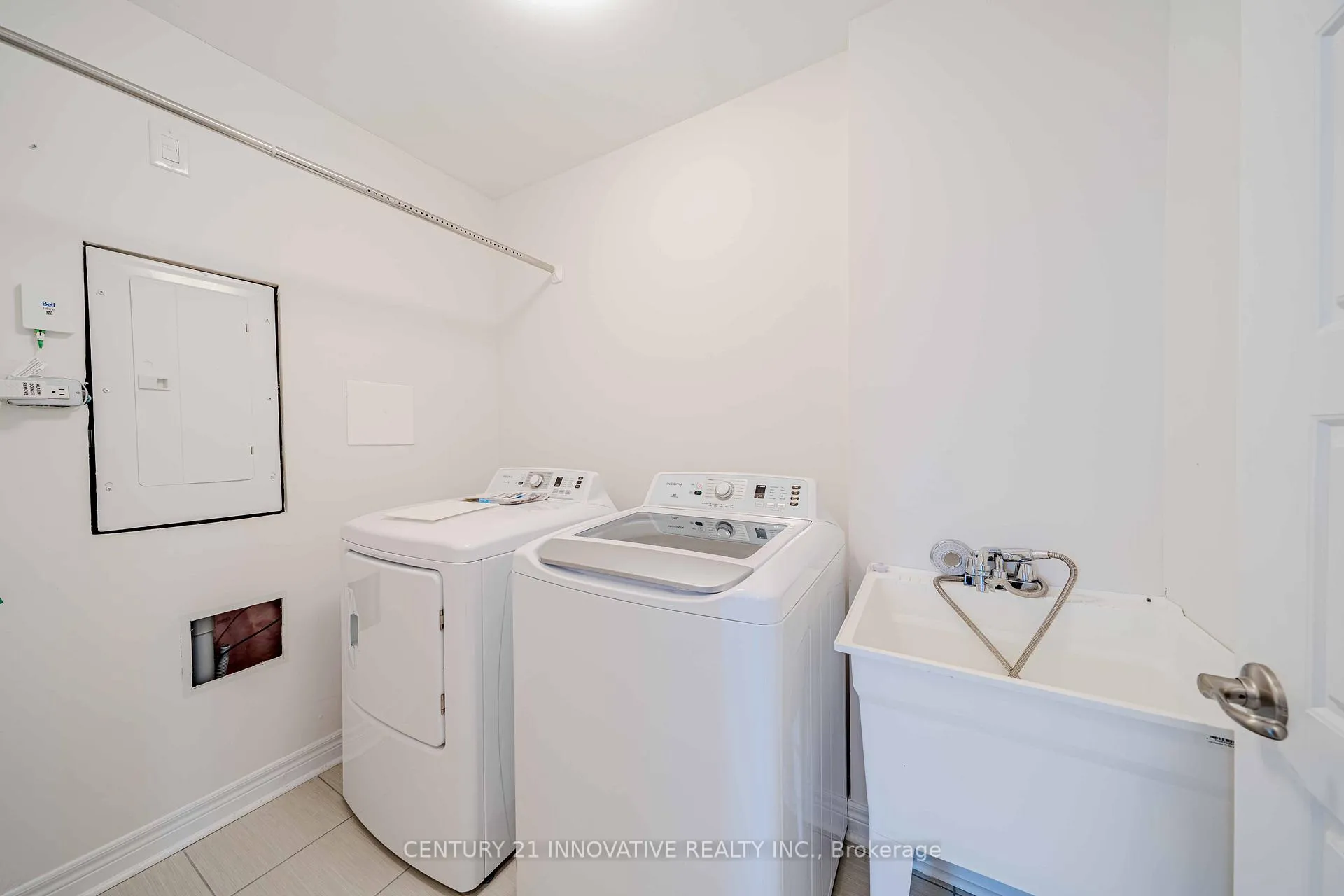 Photo 10 of 114 Robert Eaton Avenue, Markham, Middlefield — HOMEH