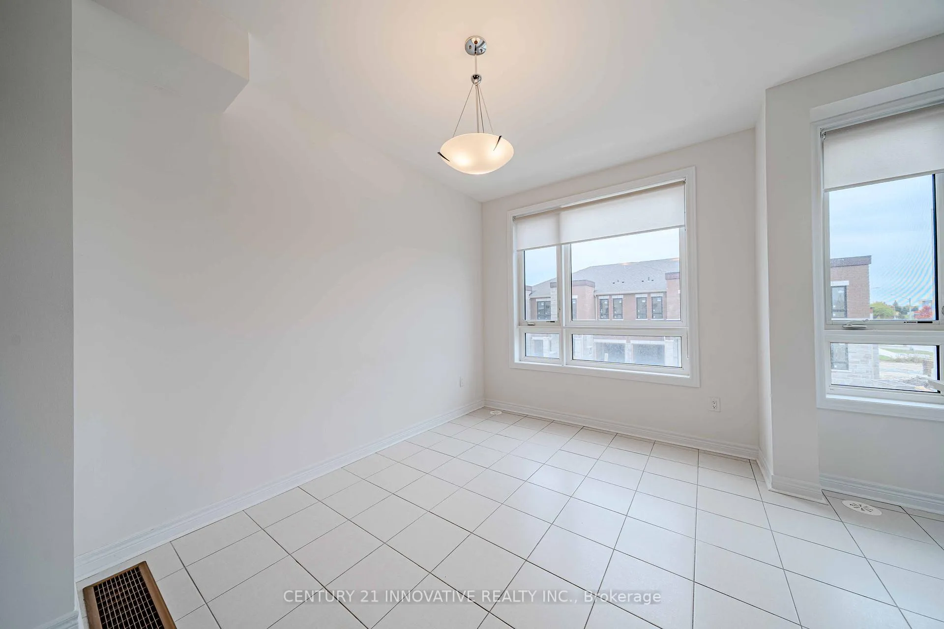 Photo 17 of 114 Robert Eaton Avenue, Markham, Middlefield — HOMEH