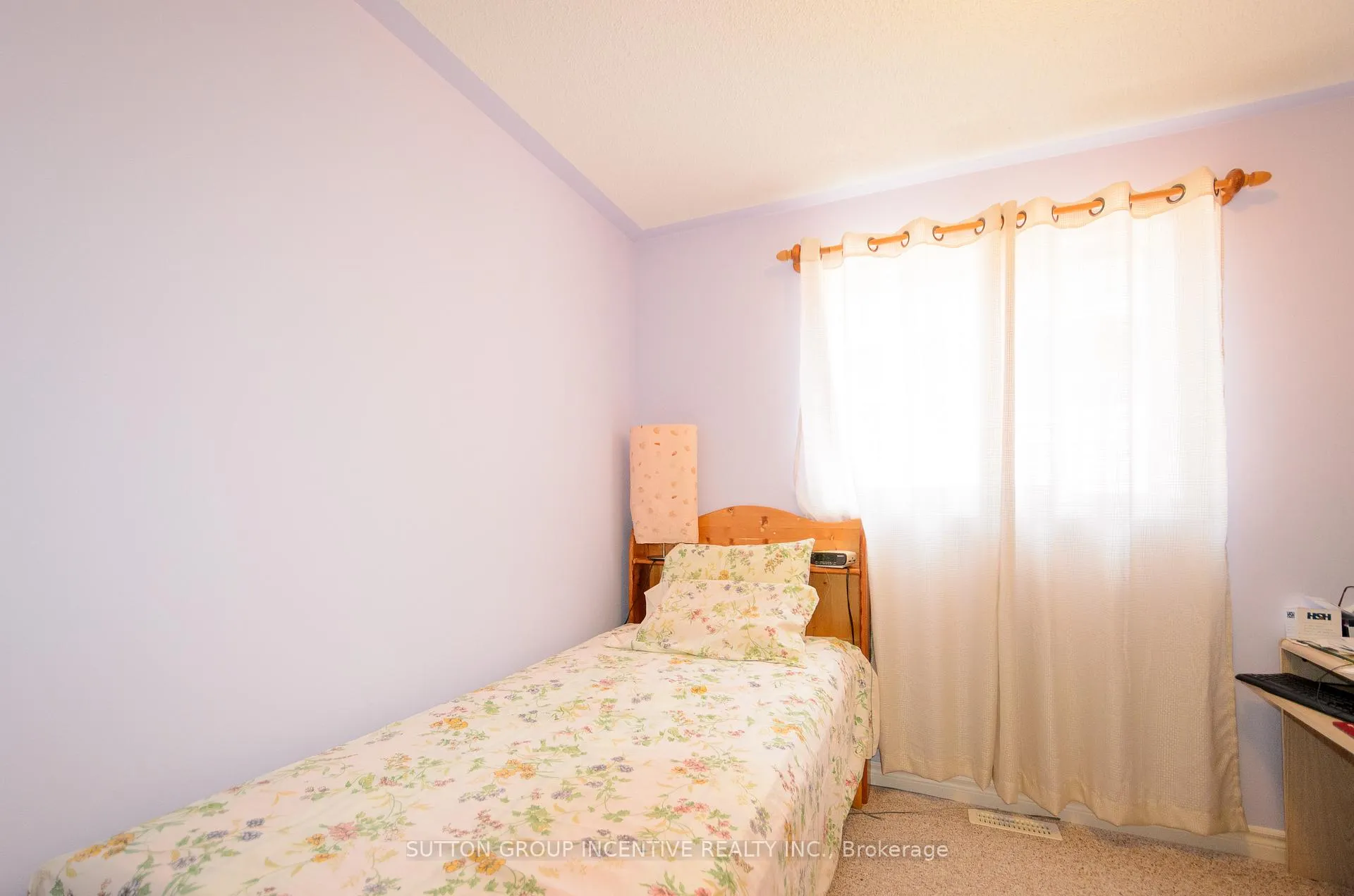 Photo 19 of 6 Brown Wood Drive, Barrie, Little Lake — HOMEH