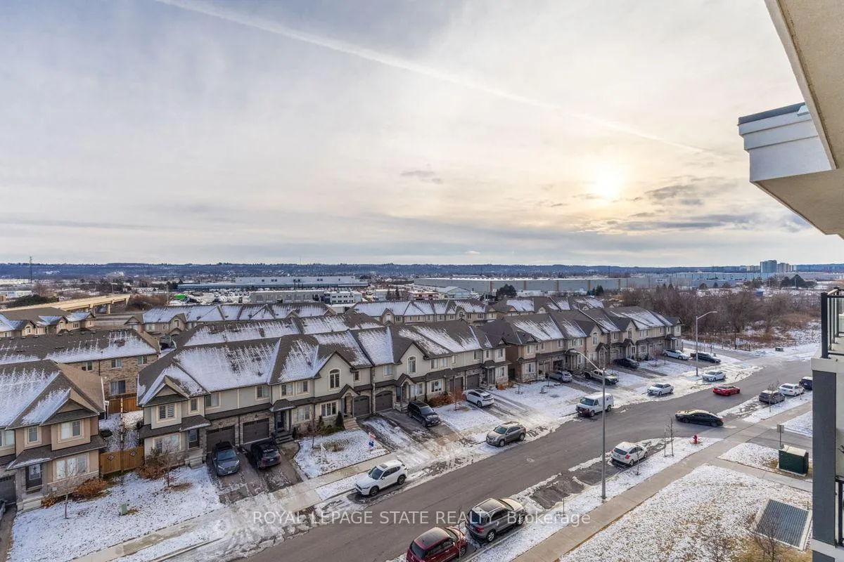 Photo 5 of Unit 615, 101 Shoreview Place, Hamilton, Stoney Creek — HOMEH