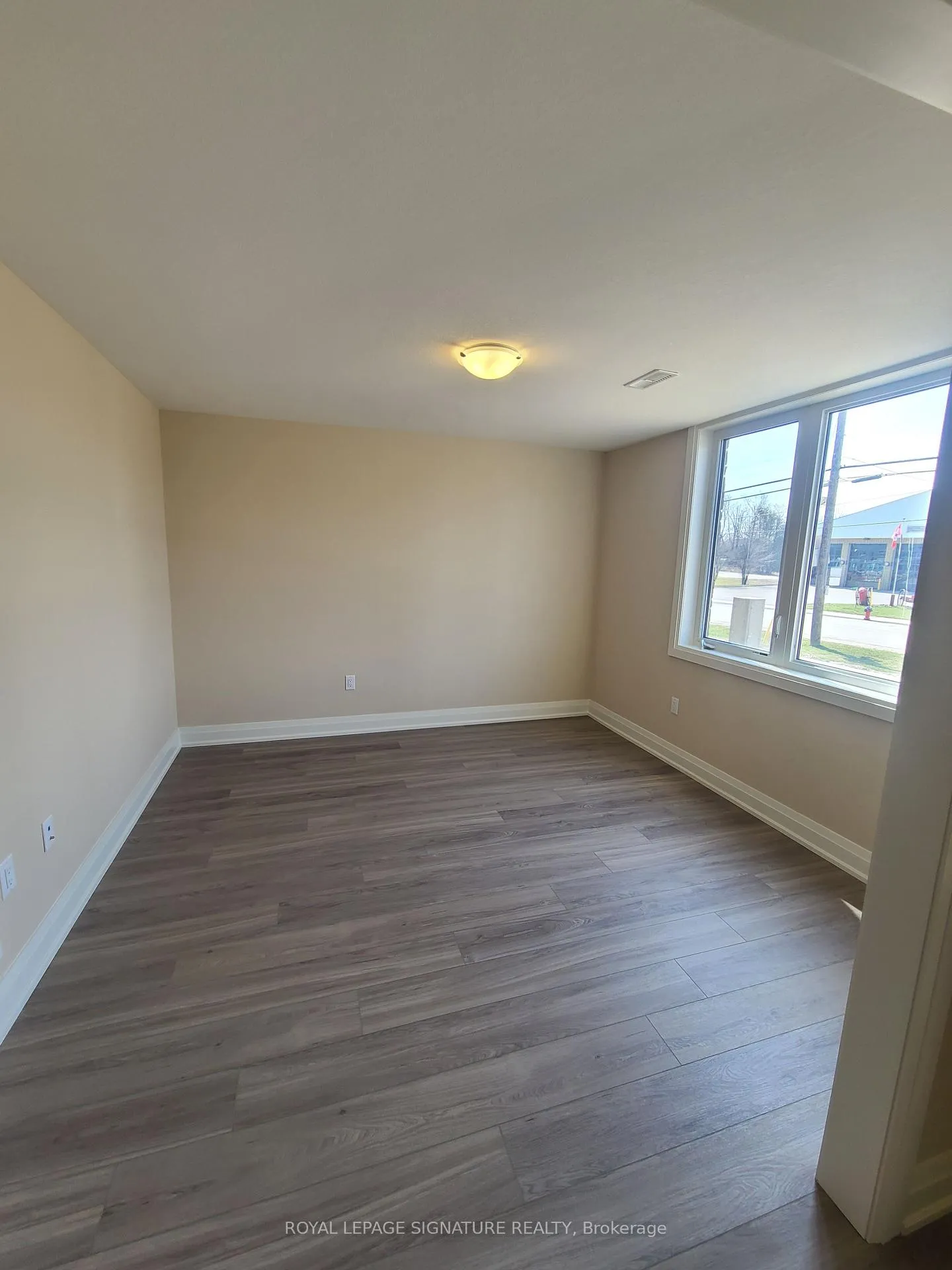 Photo 2 of 3287 Homestead Drive, Hamilton, Mount Hope — HOMEH
