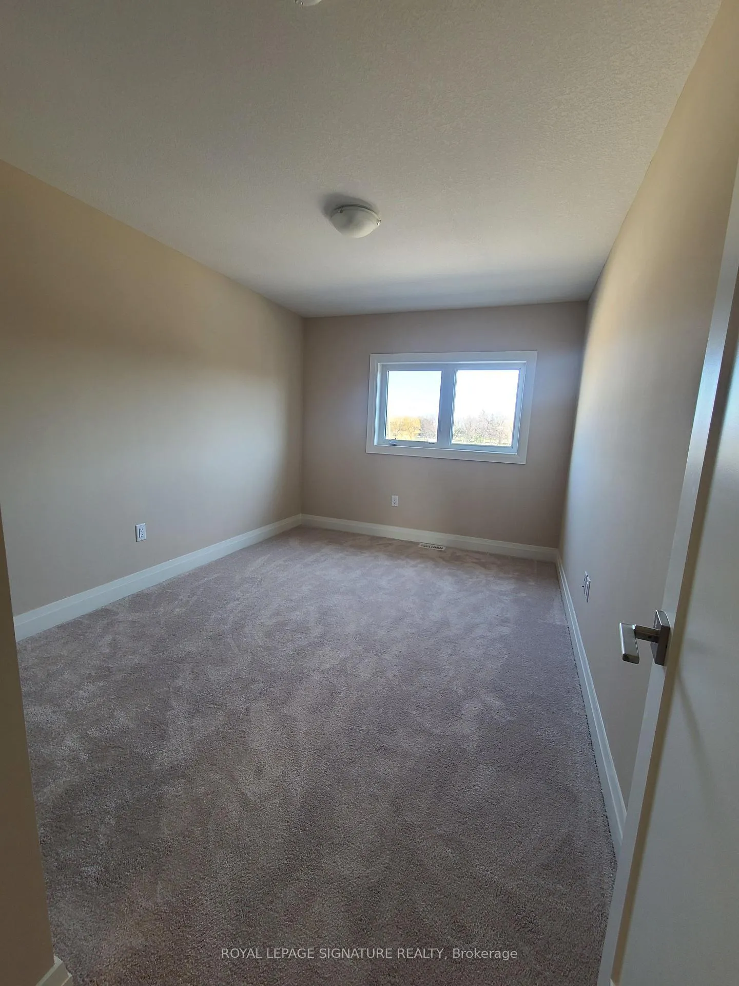 Photo 5 of 3287 Homestead Drive, Hamilton, Mount Hope — HOMEH