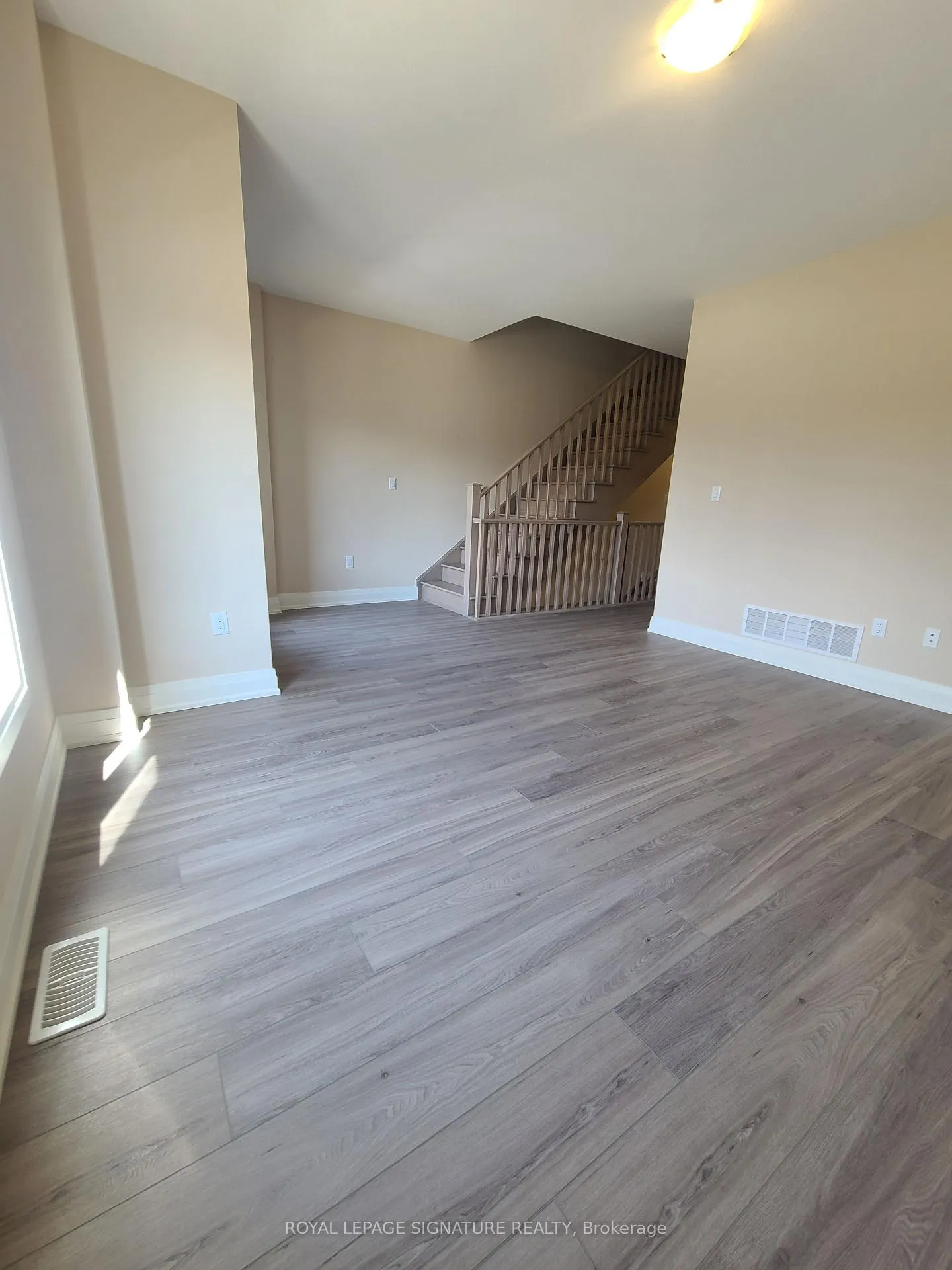 Photo 13 of 3287 Homestead Drive, Hamilton, Mount Hope — HOMEH