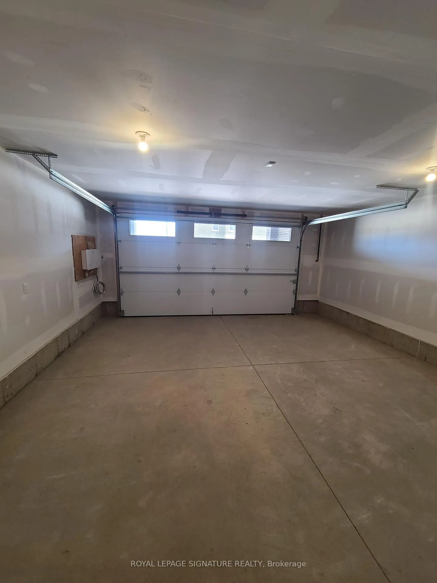 Photo 17 of 3287 Homestead Drive, Hamilton, Mount Hope — HOMEH