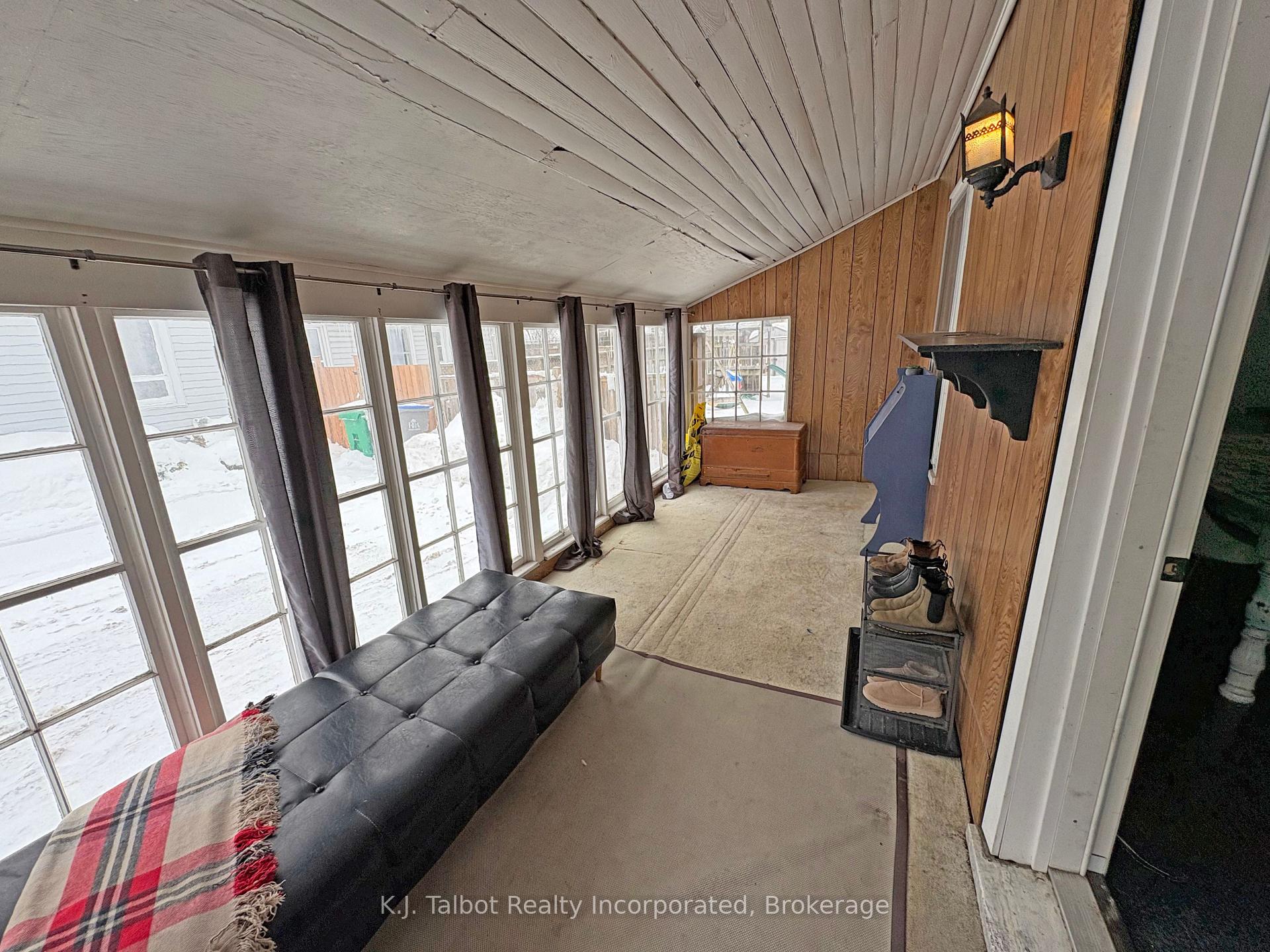 Photo 3 of 127 Newgate Street, Goderich, Goderich (Town) — HOMEH