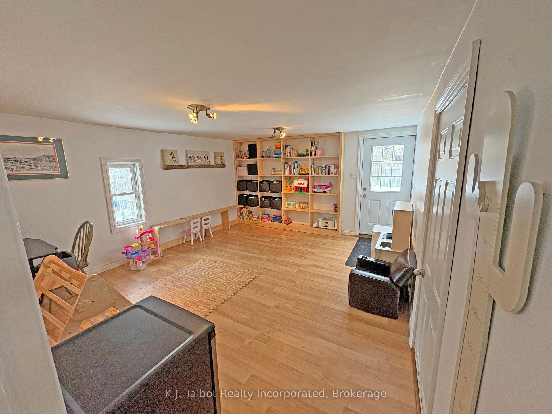 Photo 13 of 127 Newgate Street, Goderich, Goderich (Town) — HOMEH