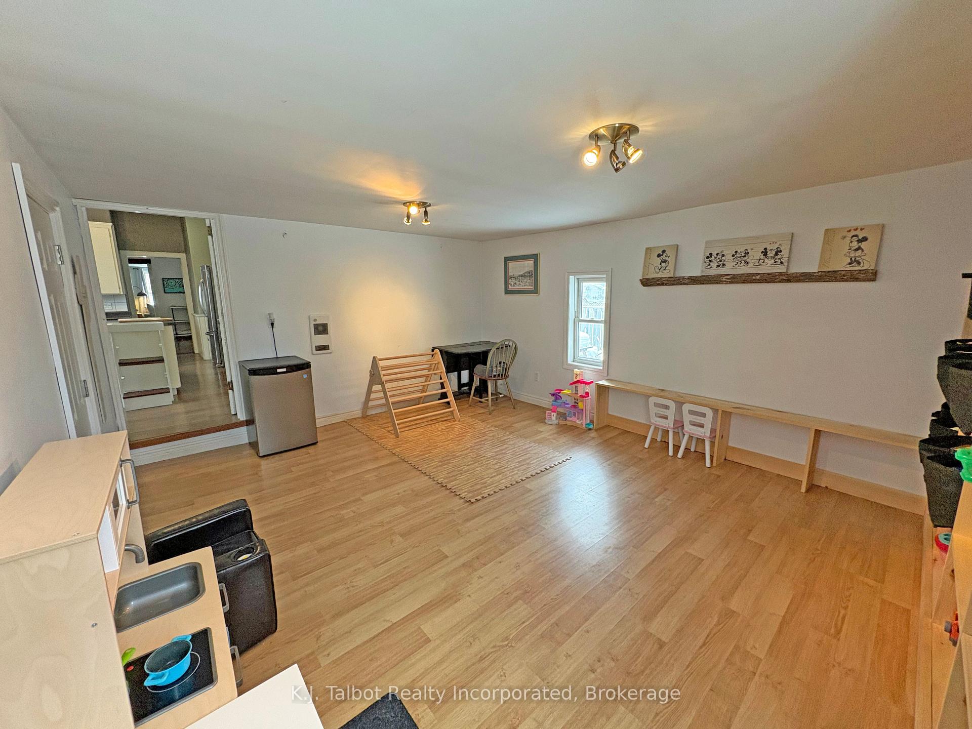 Photo 14 of 127 Newgate Street, Goderich, Goderich (Town) — HOMEH