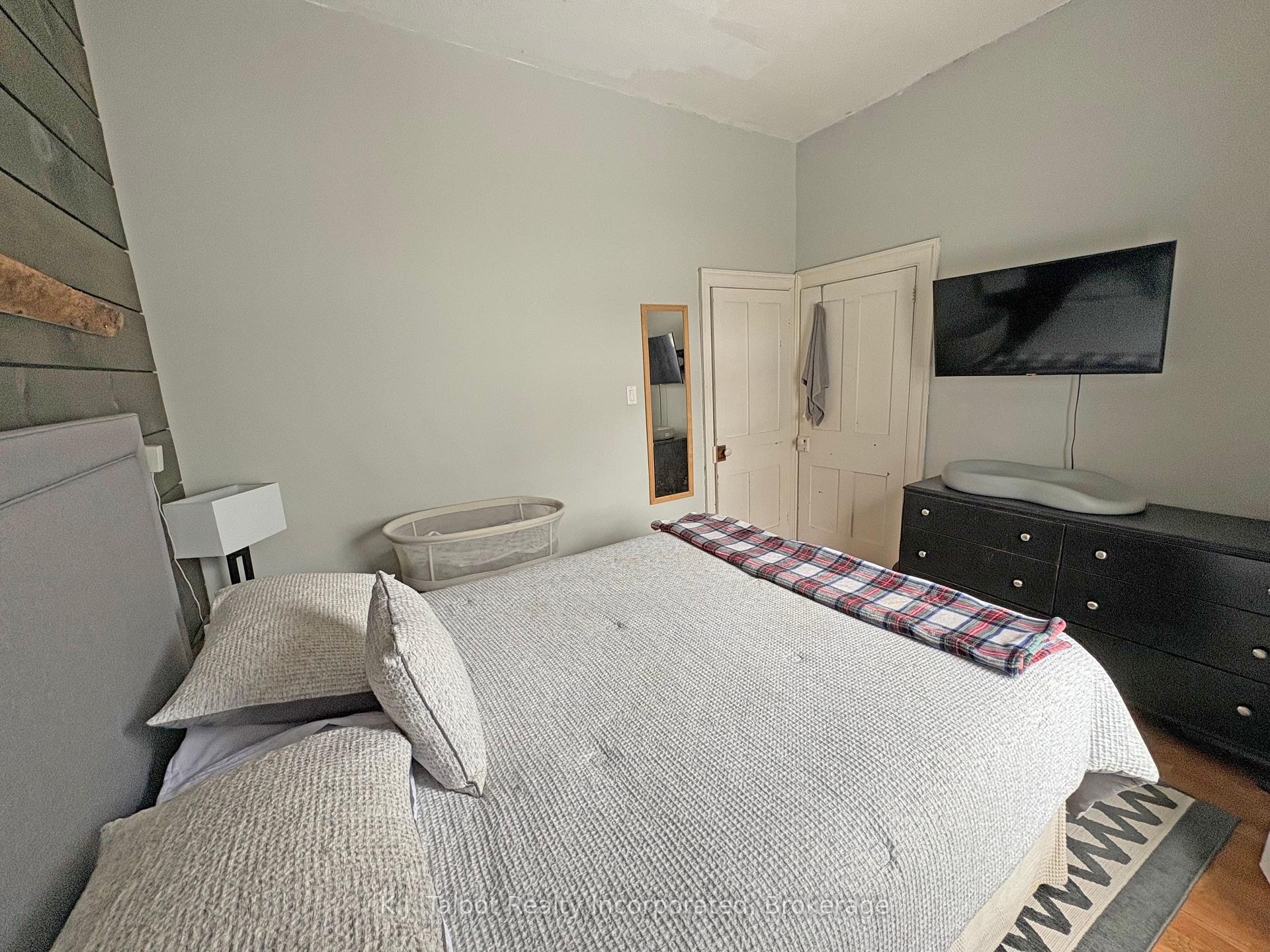 Photo 18 of 127 Newgate Street, Goderich, Goderich (Town) — HOMEH