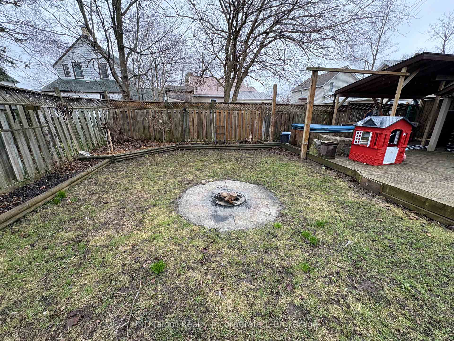 Photo 32 of 127 Newgate Street, Goderich, Goderich (Town) — HOMEH