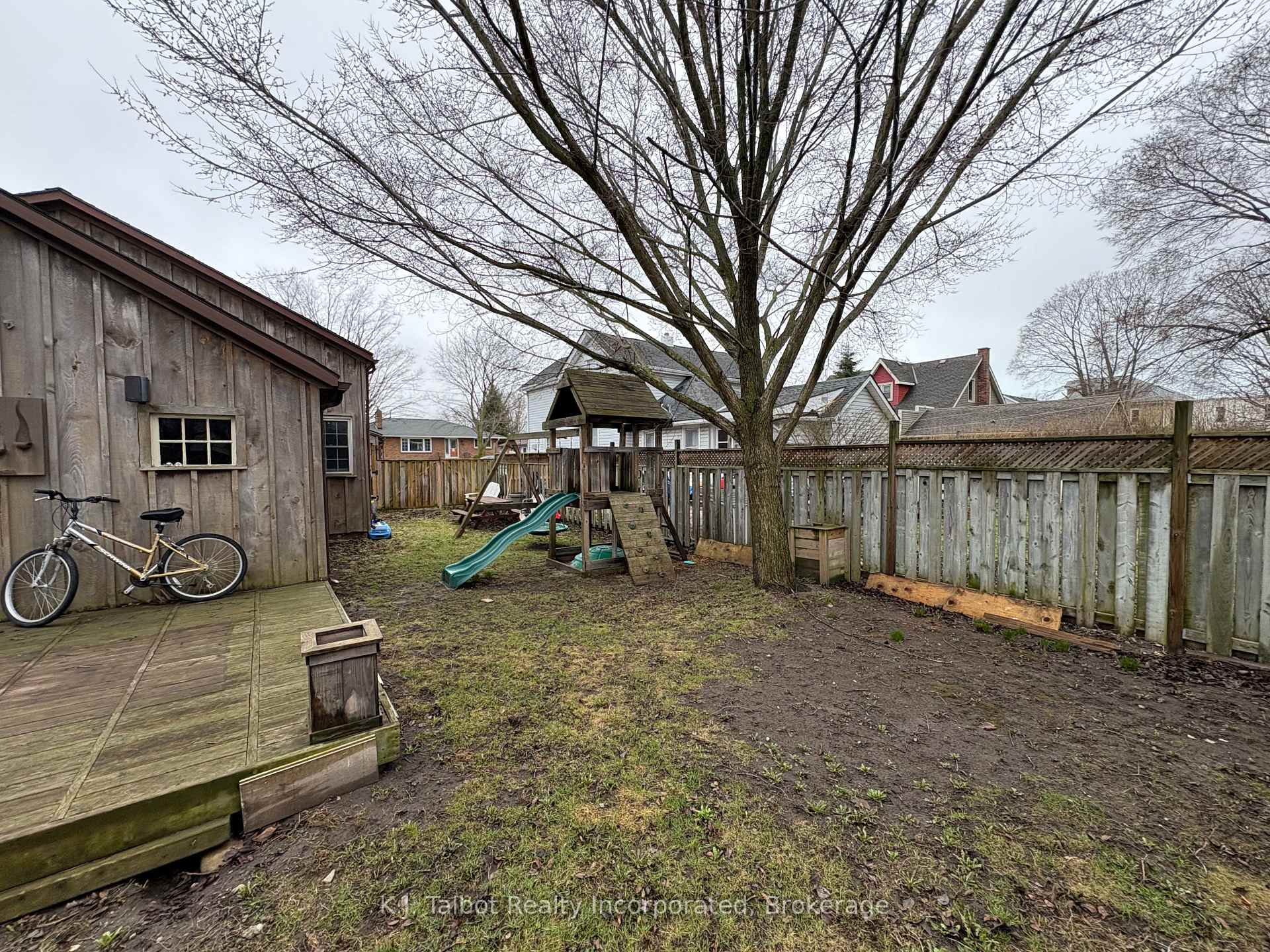 Photo 33 of 127 Newgate Street, Goderich, Goderich (Town) — HOMEH