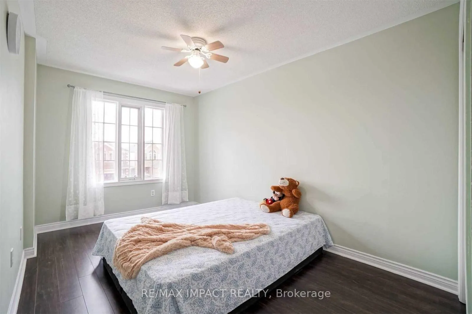 Photo 14 of 38 Lax Avenue, Ajax, Central — HOMEH