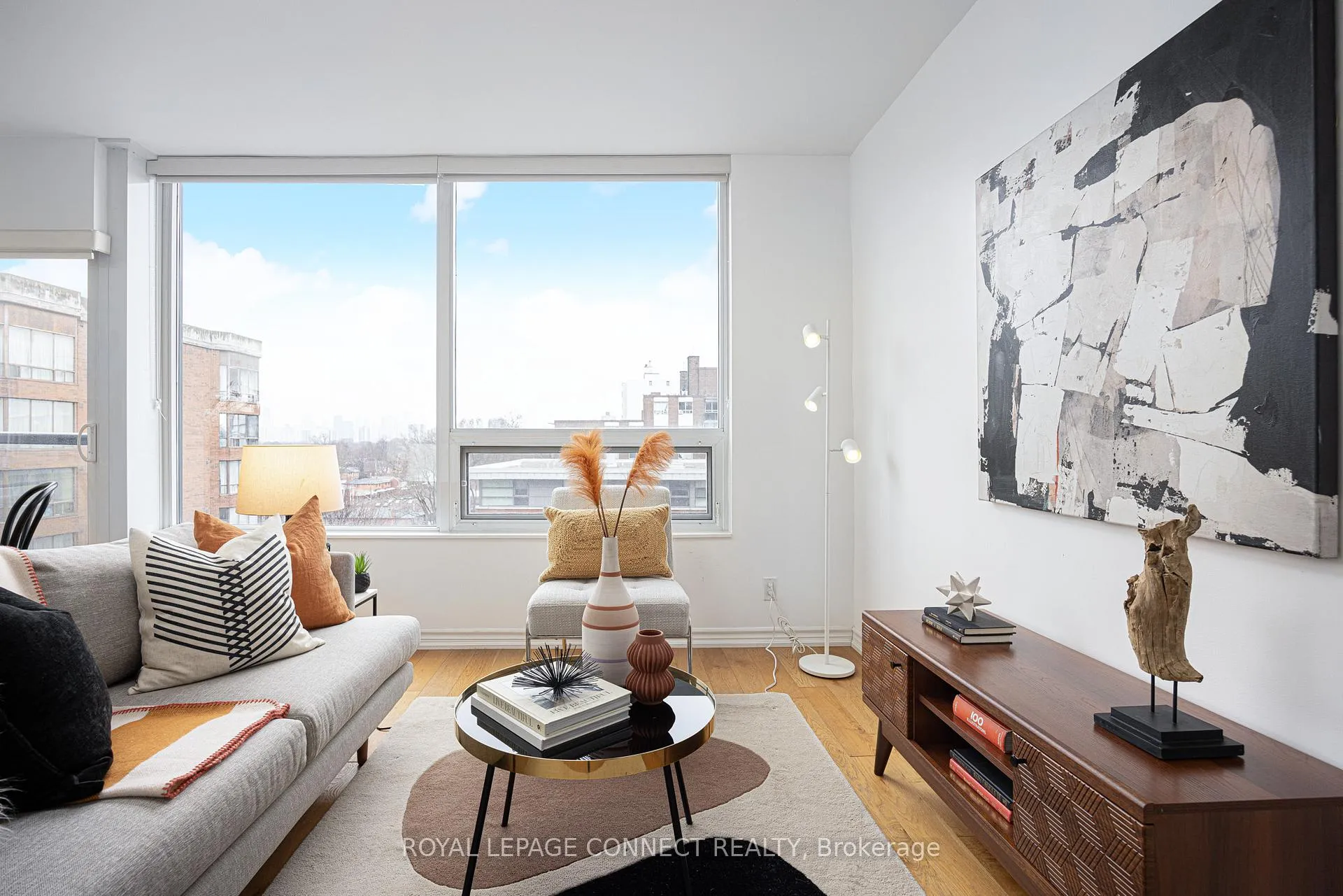 Photo 7 of Unit 709, 280 Donlands Avenue, Toronto, Danforth Village-East York — HOMEH