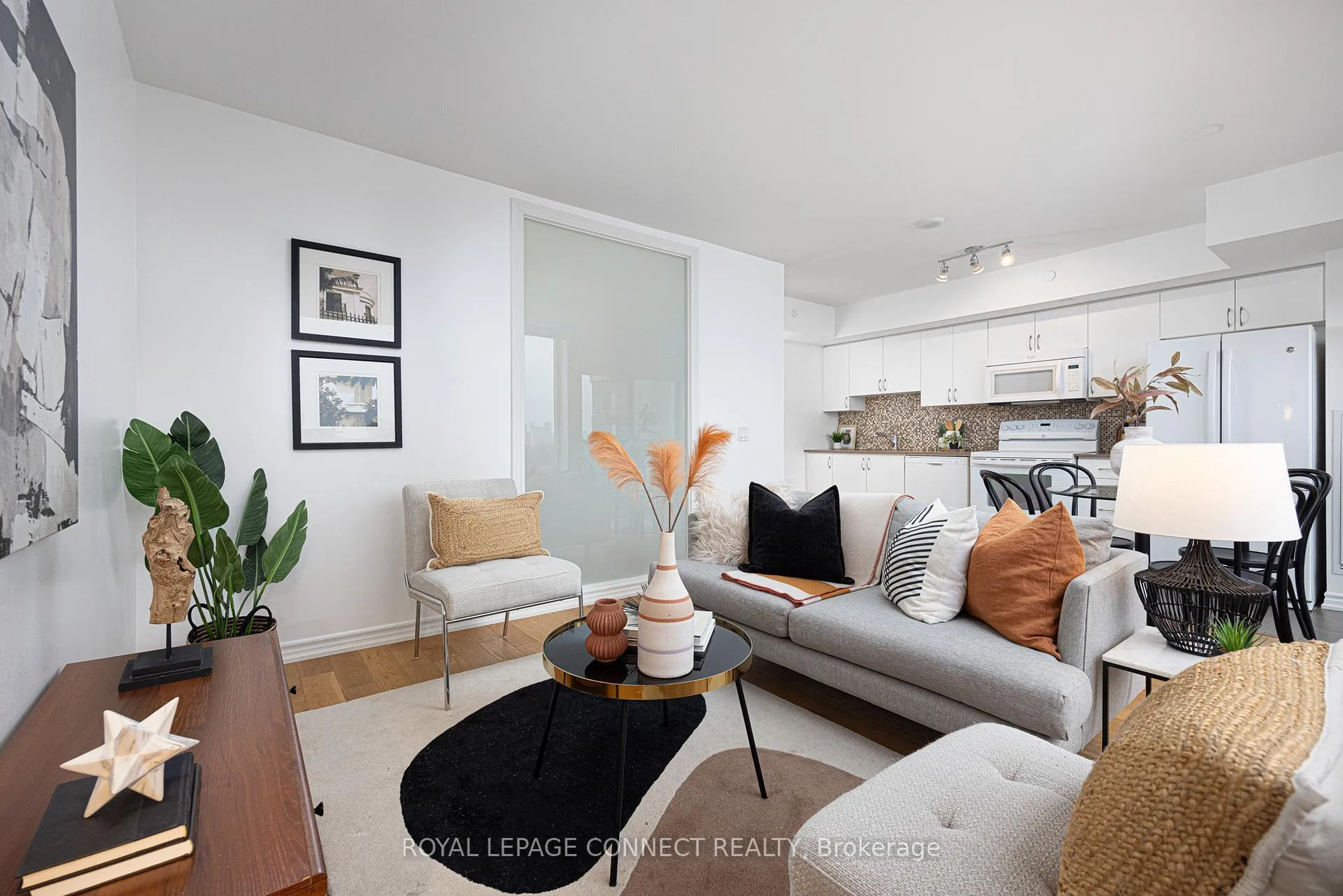 Photo 8 of Unit 709, 280 Donlands Avenue, Toronto, Danforth Village-East York — HOMEH