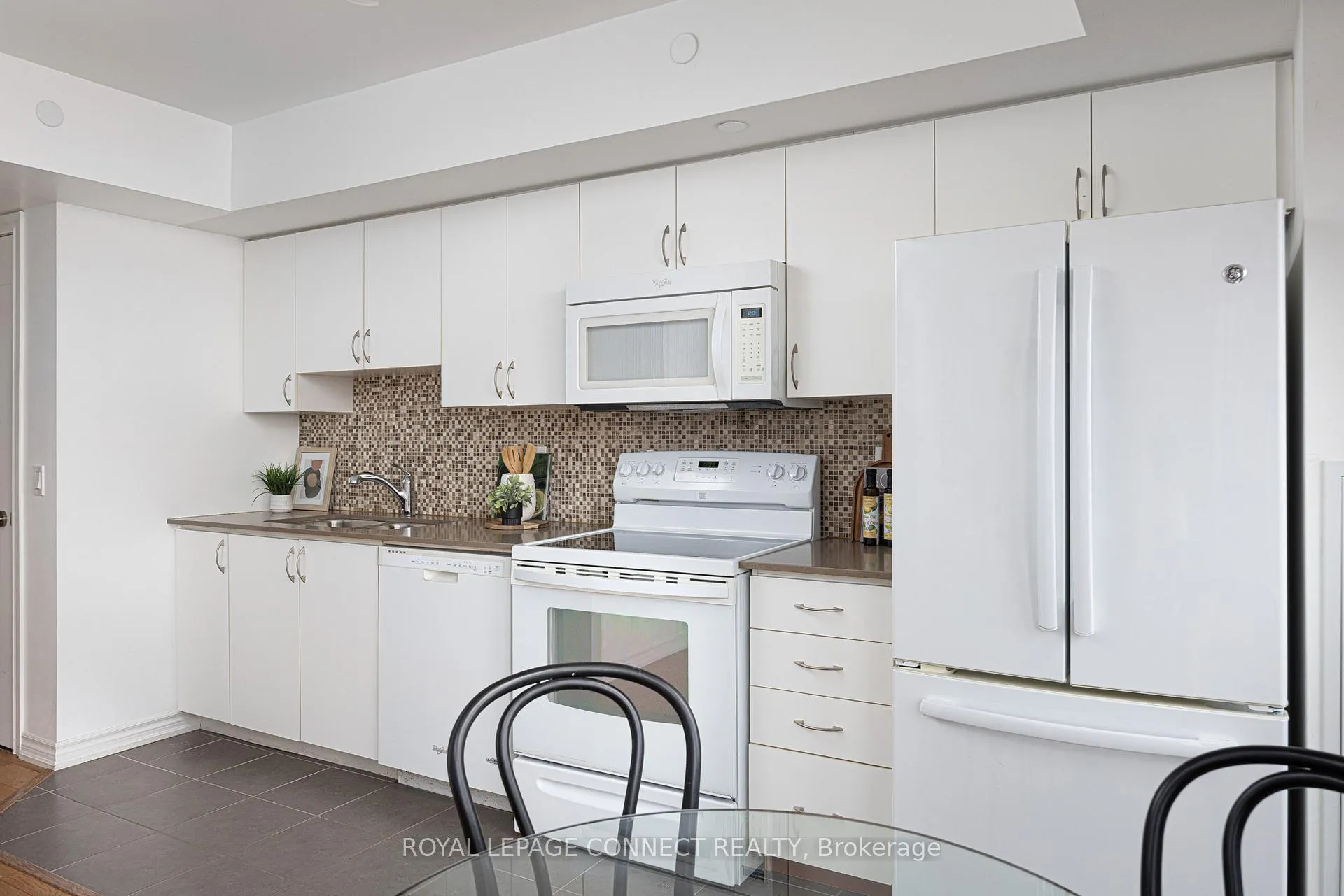 Photo 17 of Unit 709, 280 Donlands Avenue, Toronto, Danforth Village-East York — HOMEH