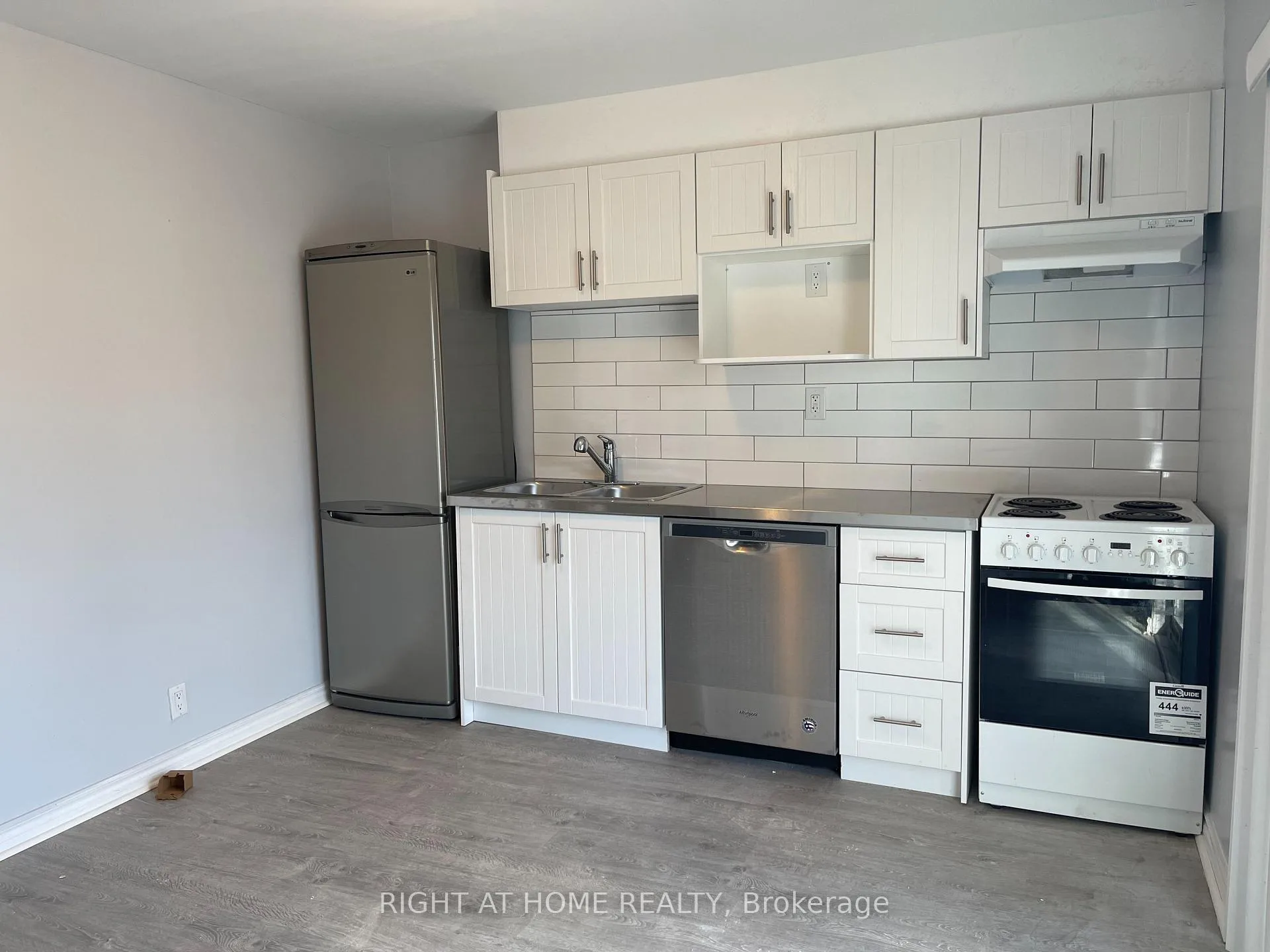 Photo 2 of Unit Upper, 815 Pape Avenue, Toronto, Danforth — HOMEH