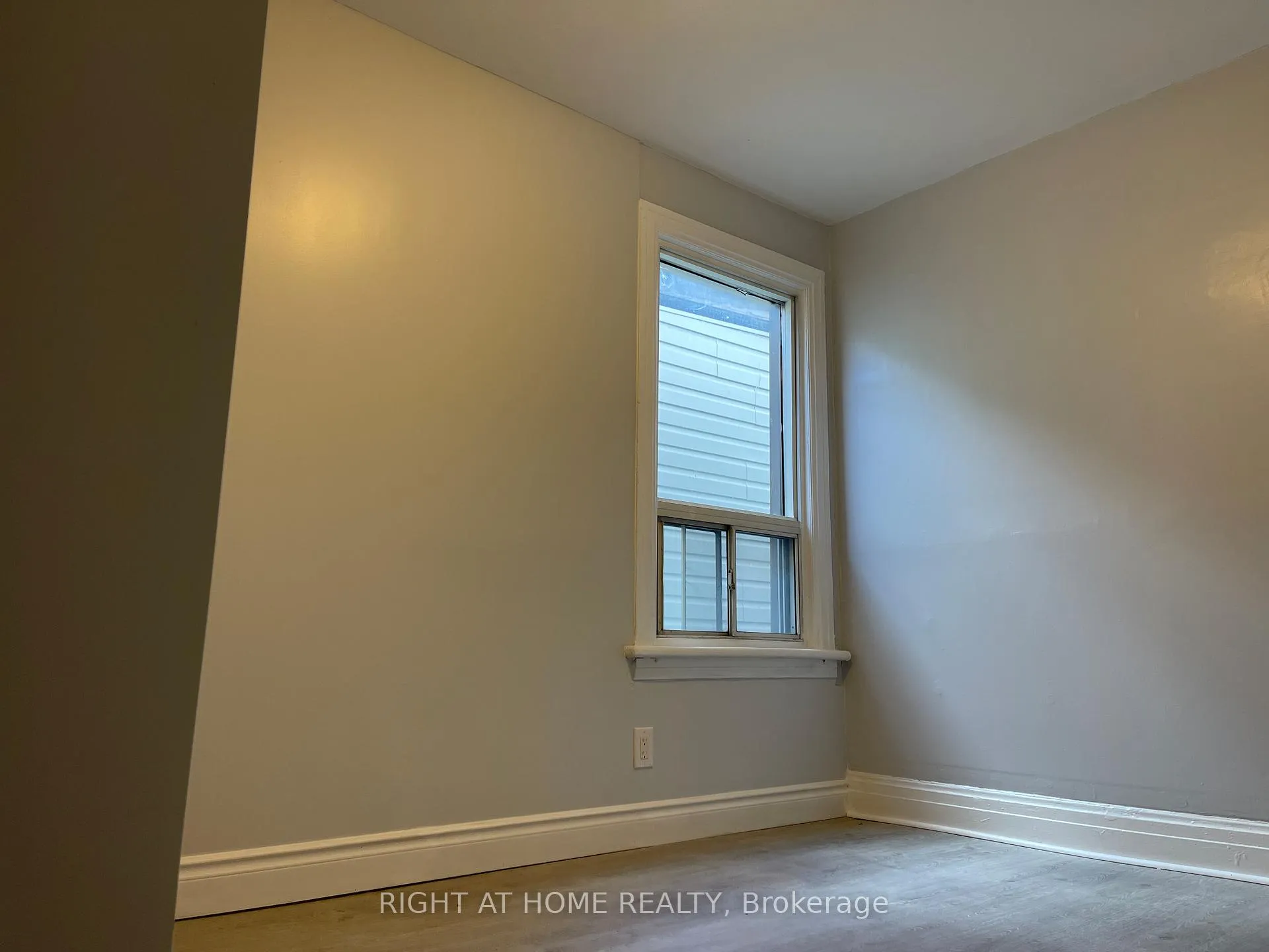Photo 6 of Unit Upper, 815 Pape Avenue, Toronto, Danforth — HOMEH