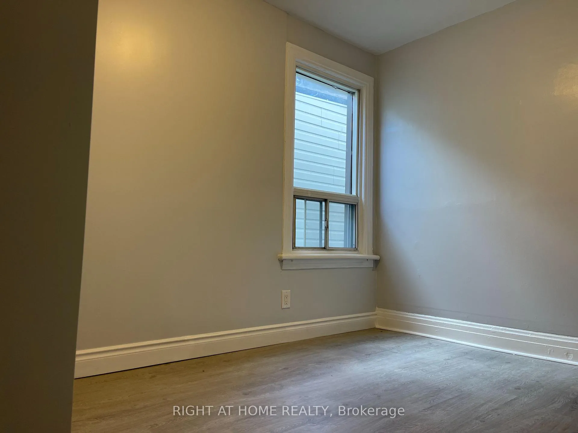 Photo 8 of Unit Upper, 815 Pape Avenue, Toronto, Danforth — HOMEH