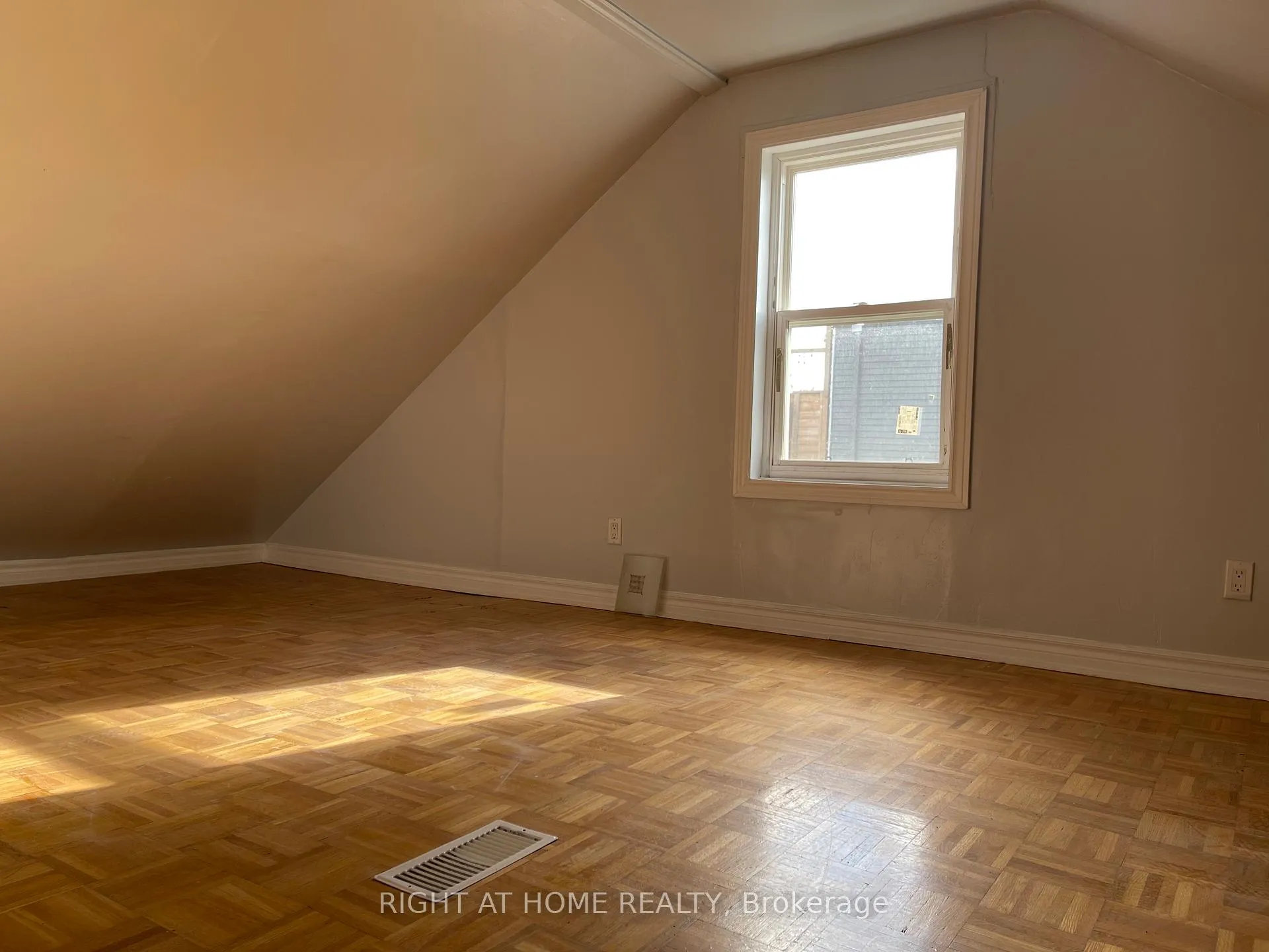 Photo 10 of Unit Upper, 815 Pape Avenue, Toronto, Danforth — HOMEH