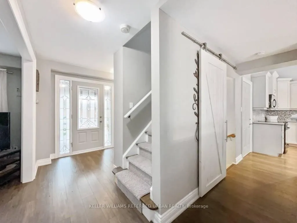 Photo 4 of 406 Lupin Drive, Whitby, Downtown Whitby — HOMEH