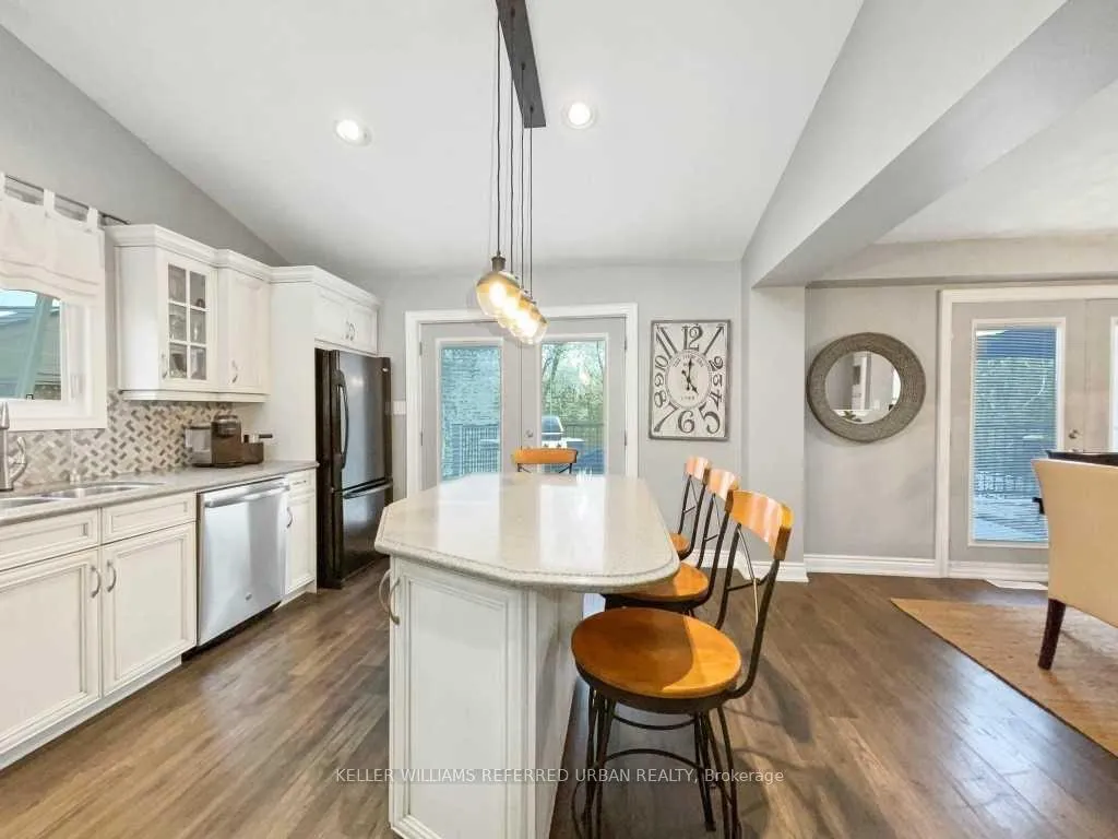 Photo 15 of 406 Lupin Drive, Whitby, Downtown Whitby — HOMEH