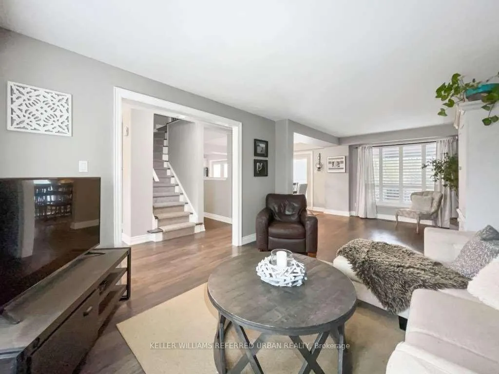 Photo 16 of 406 Lupin Drive, Whitby, Downtown Whitby — HOMEH