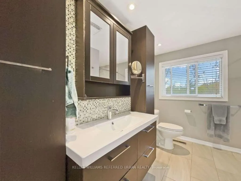 Photo 19 of 406 Lupin Drive, Whitby, Downtown Whitby — HOMEH