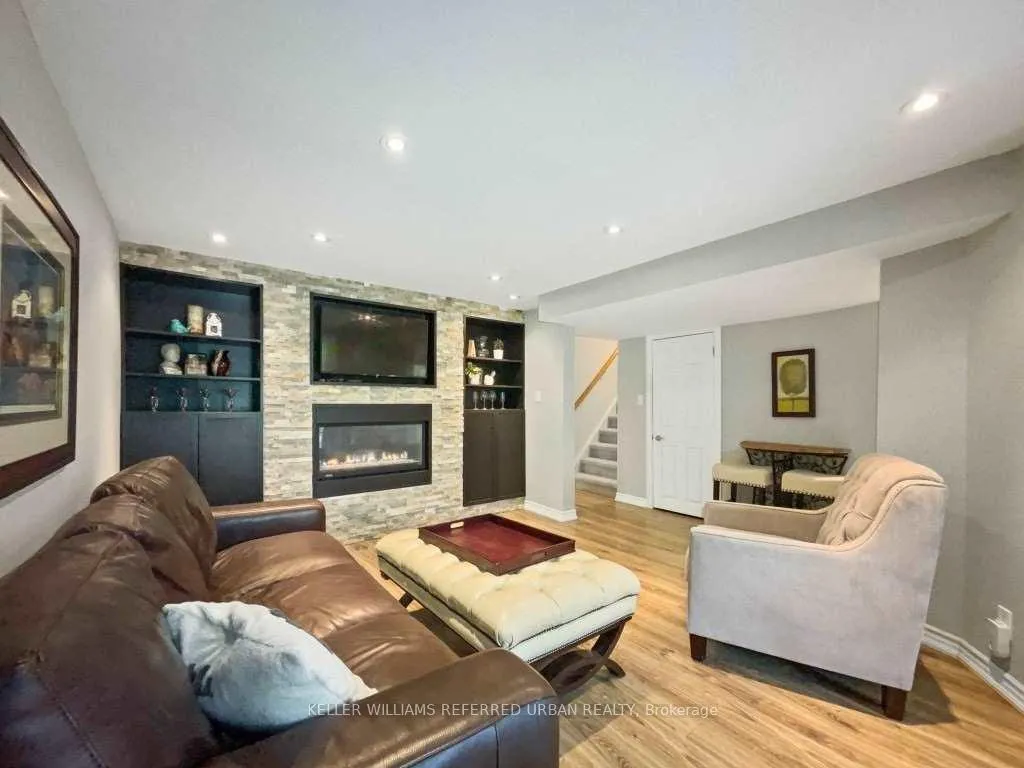 Photo 26 of 406 Lupin Drive, Whitby, Downtown Whitby — HOMEH