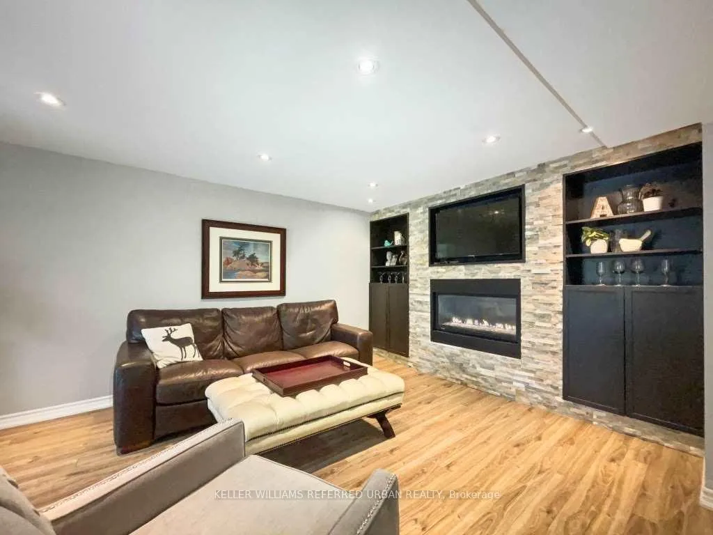 Photo 28 of 406 Lupin Drive, Whitby, Downtown Whitby — HOMEH
