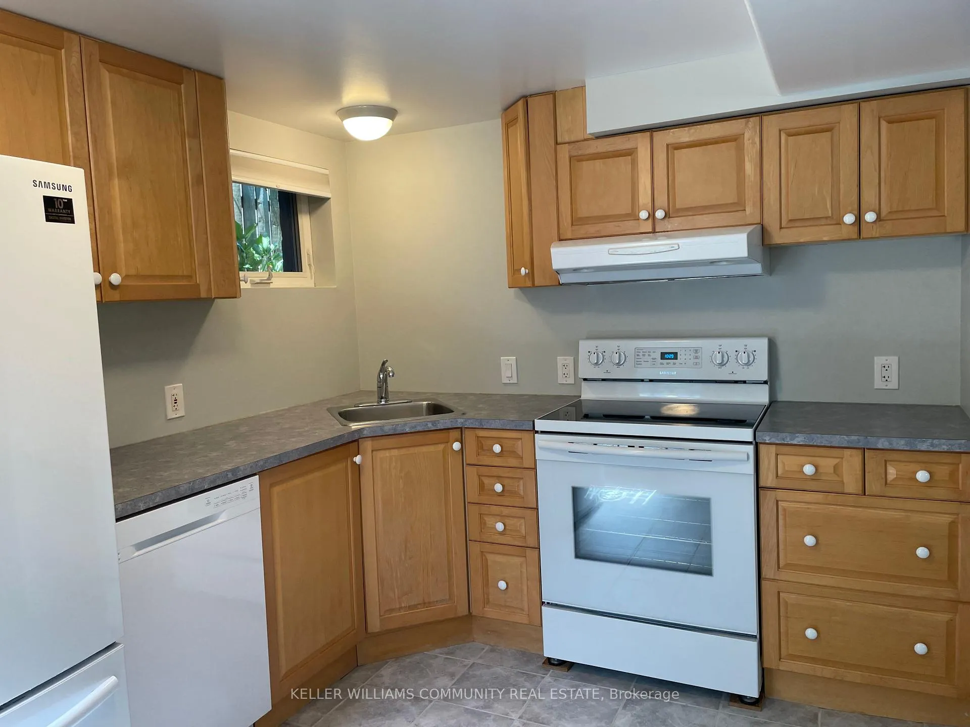 Photo 4 of Unit Lower, 191 Quetico Court, Oshawa, Lakeview — HOMEH