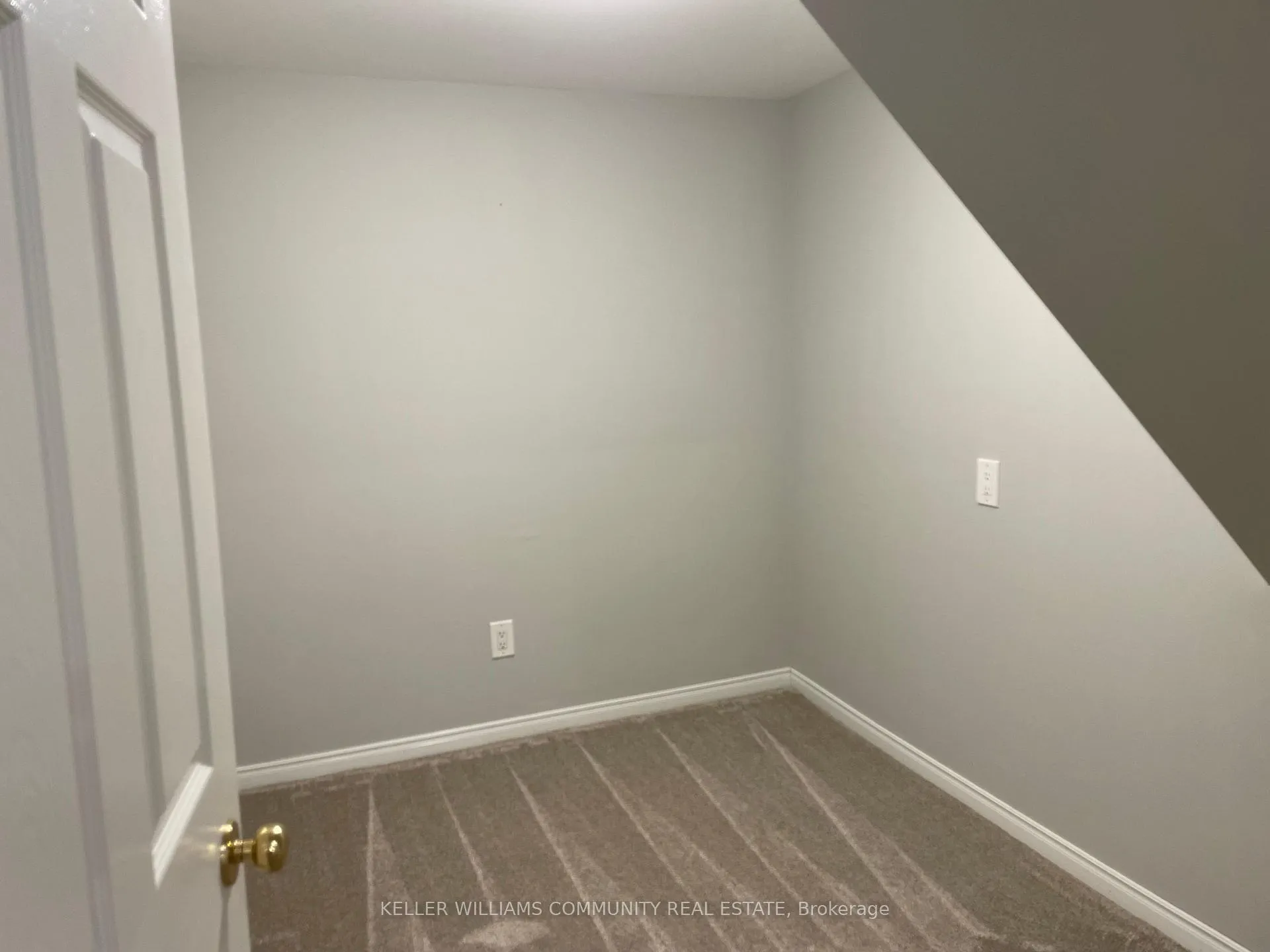Photo 10 of Unit Lower, 191 Quetico Court, Oshawa, Lakeview — HOMEH