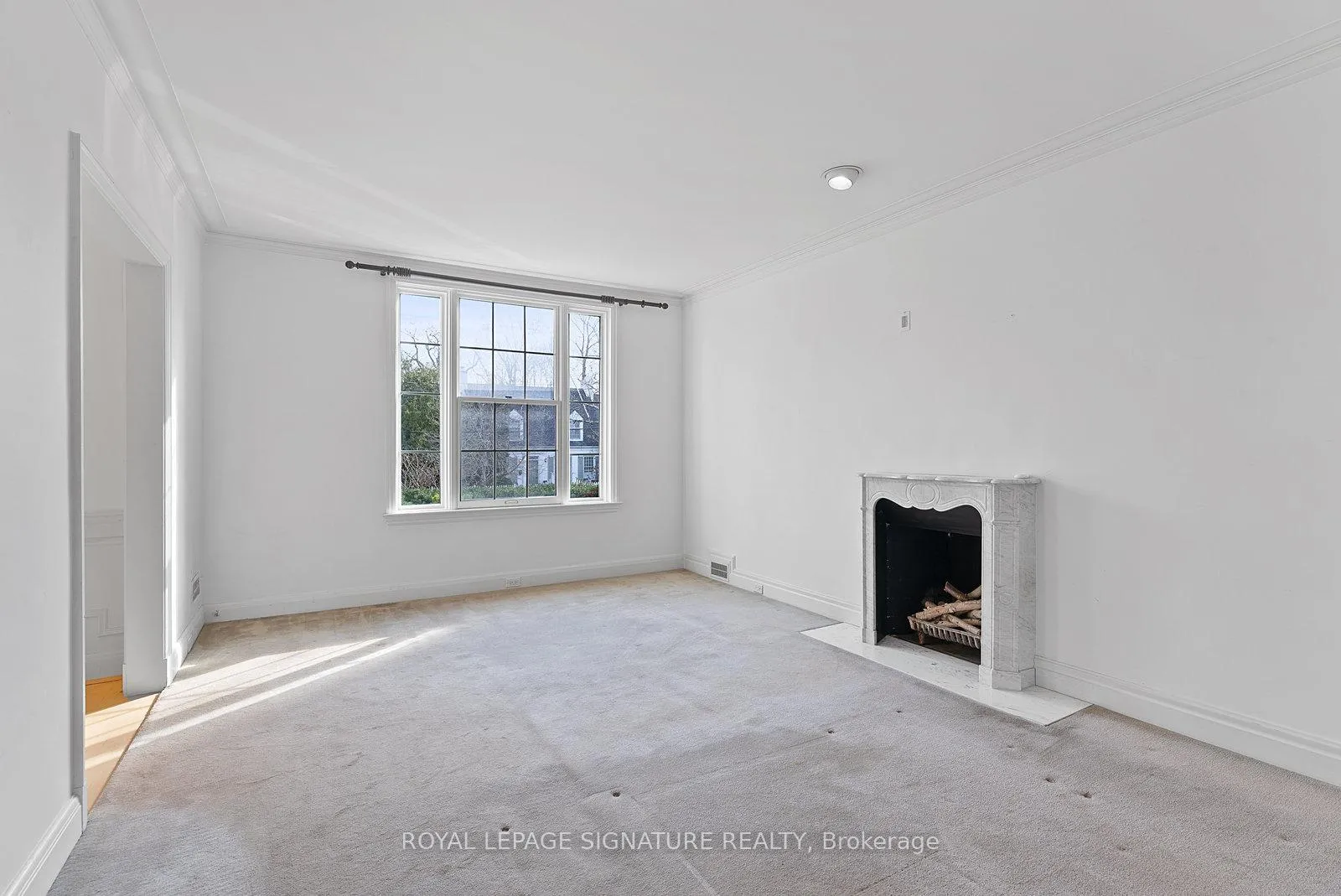 Photo 9 of 56 Mason Boulevard, Toronto, Bedford Park-Nortown — HOMEH