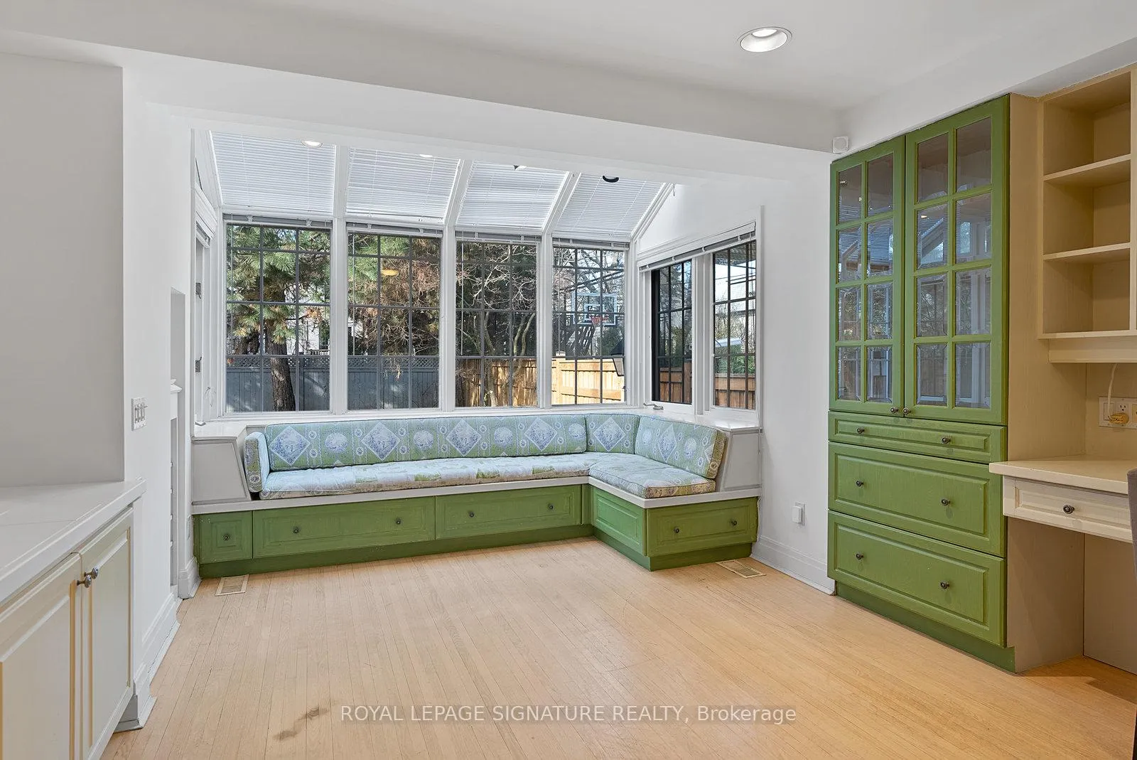 Photo 21 of 56 Mason Boulevard, Toronto, Bedford Park-Nortown — HOMEH