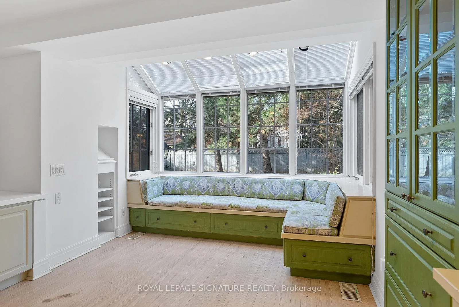 Photo 22 of 56 Mason Boulevard, Toronto, Bedford Park-Nortown — HOMEH