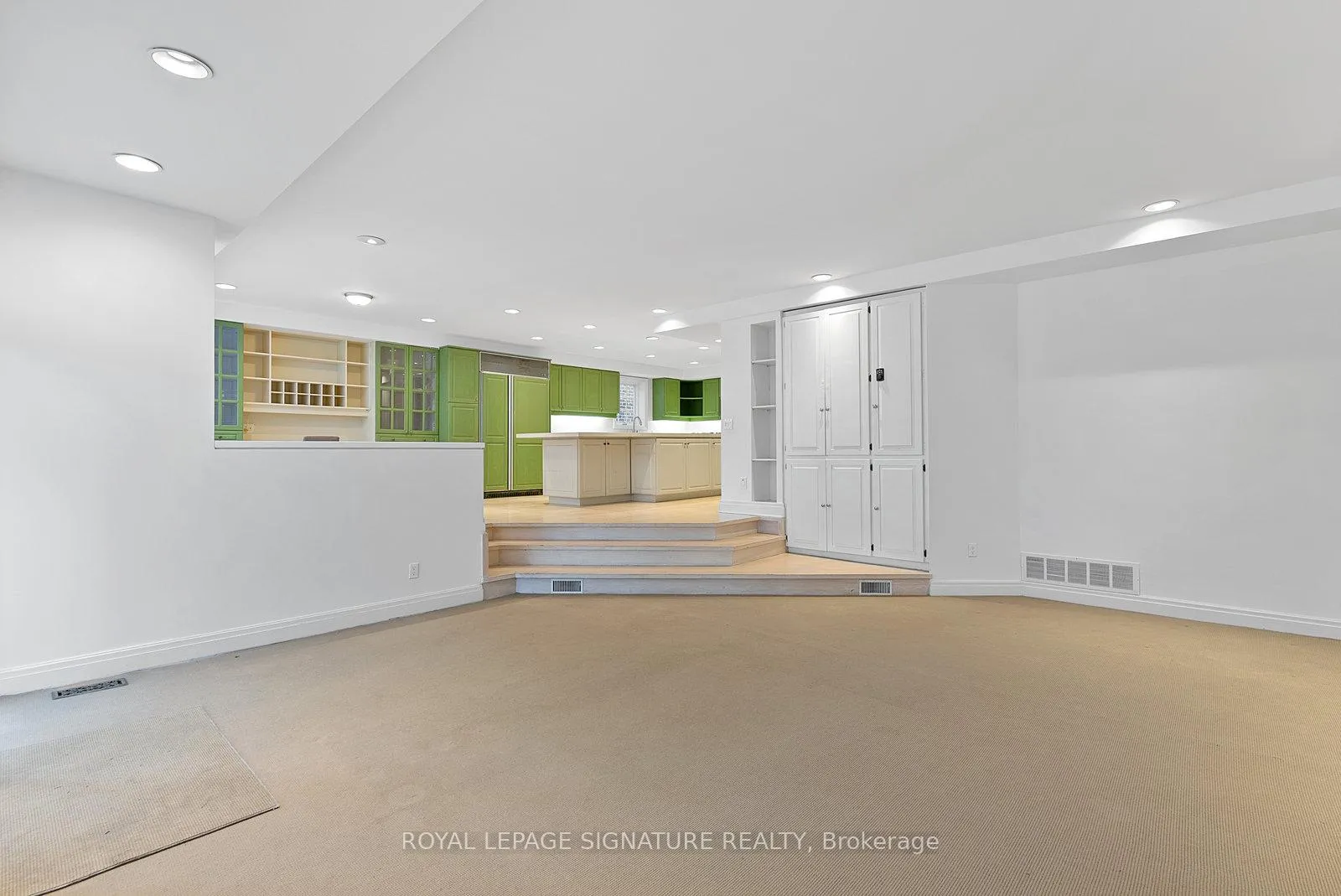 Photo 27 of 56 Mason Boulevard, Toronto, Bedford Park-Nortown — HOMEH