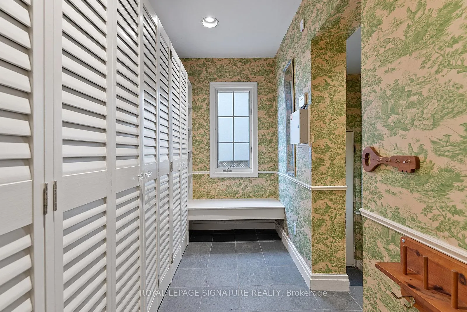 Photo 28 of 56 Mason Boulevard, Toronto, Bedford Park-Nortown — HOMEH