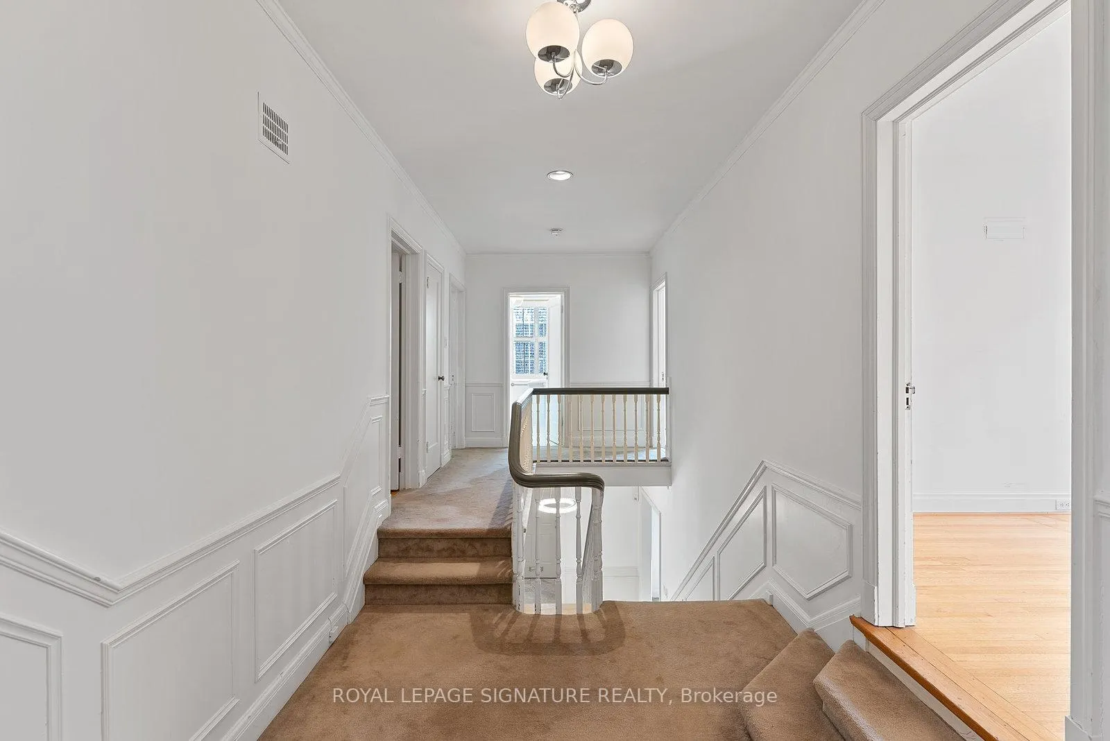 Photo 31 of 56 Mason Boulevard, Toronto, Bedford Park-Nortown — HOMEH