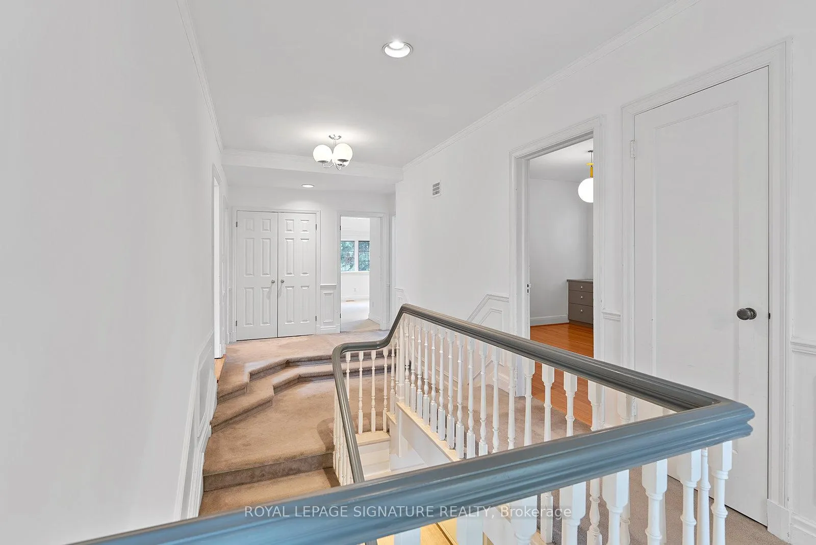Photo 33 of 56 Mason Boulevard, Toronto, Bedford Park-Nortown — HOMEH