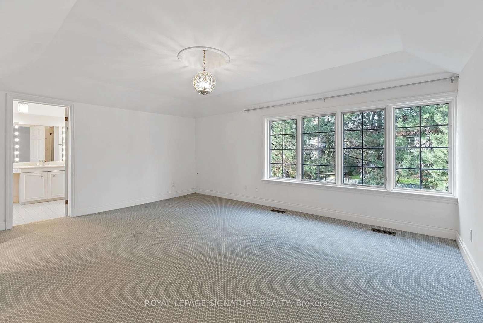 Photo 34 of 56 Mason Boulevard, Toronto, Bedford Park-Nortown — HOMEH