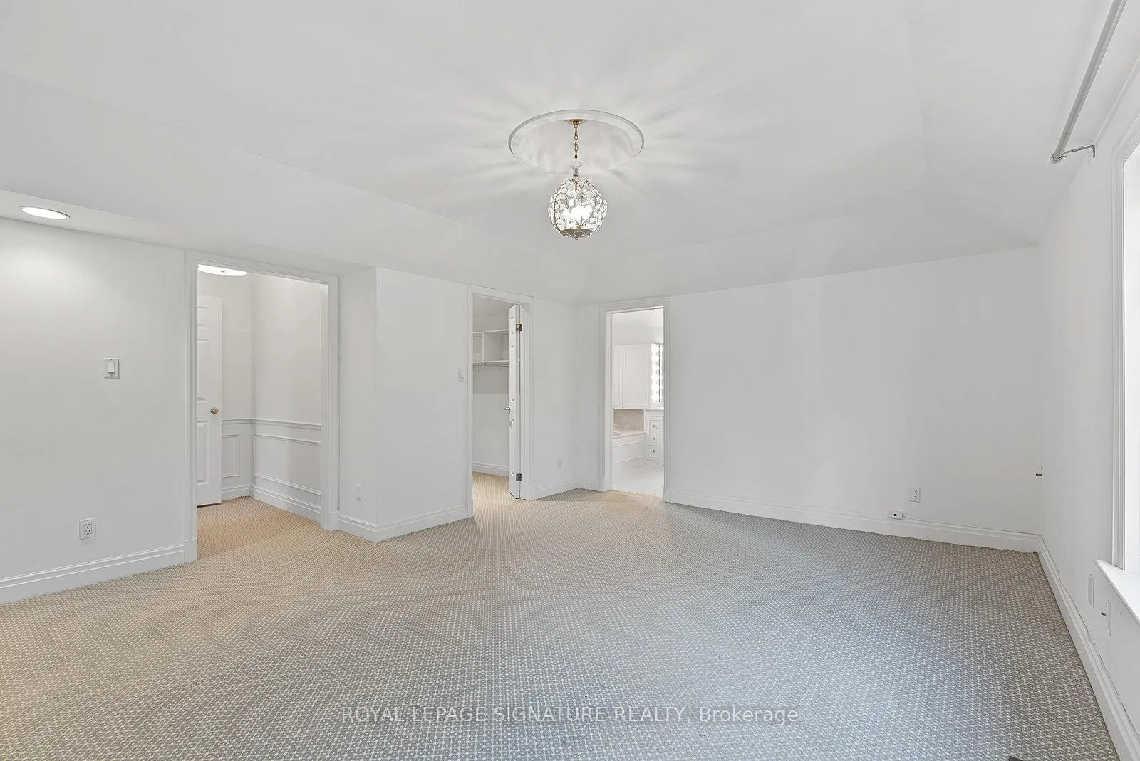 Photo 35 of 56 Mason Boulevard, Toronto, Bedford Park-Nortown — HOMEH