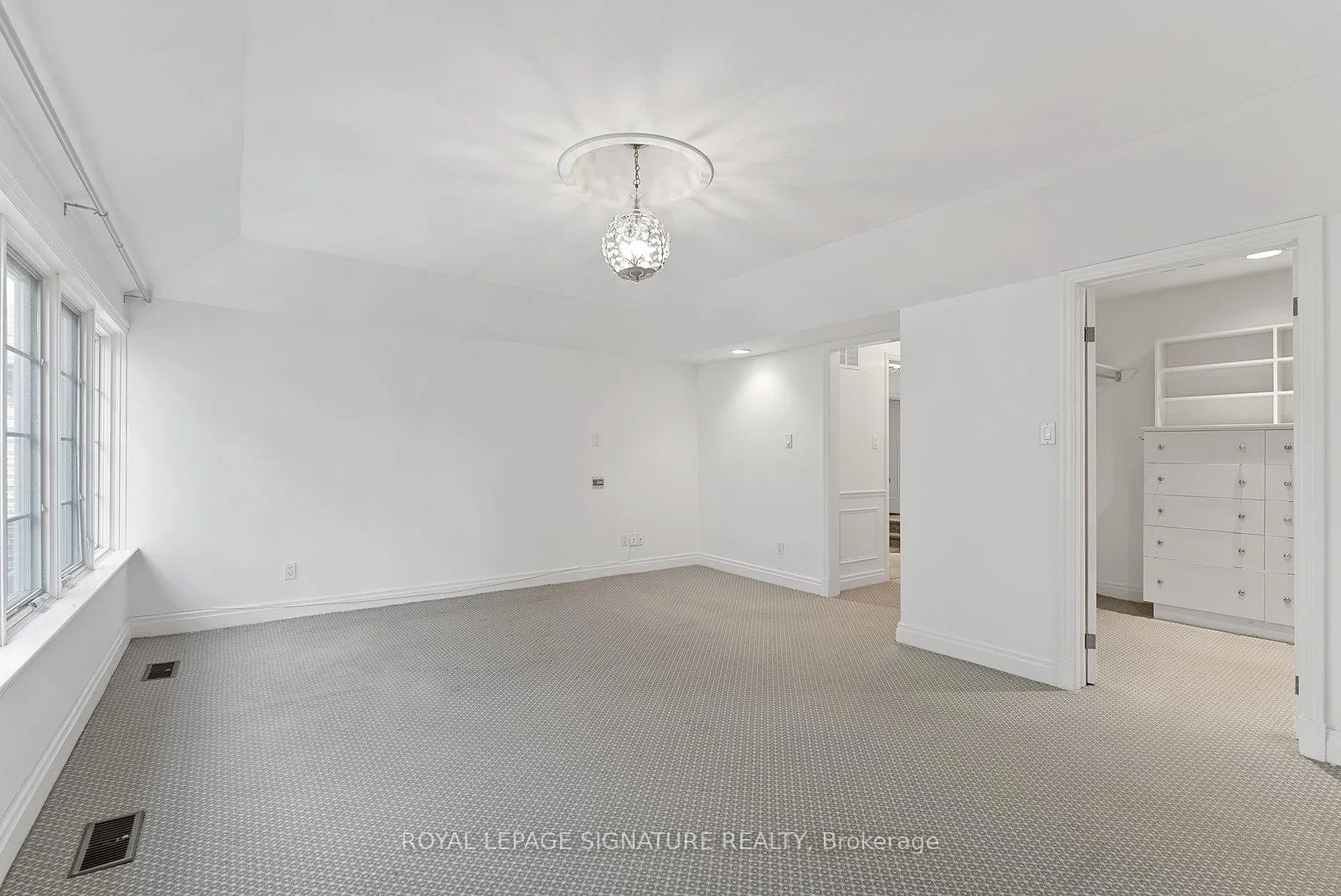 Photo 36 of 56 Mason Boulevard, Toronto, Bedford Park-Nortown — HOMEH