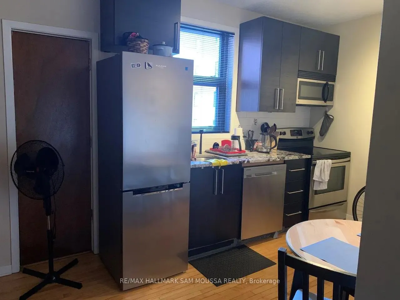 Photo 5 of Unit 10, 232 Cooper Street, Ottawa, Ottawa Centre — HOMEH