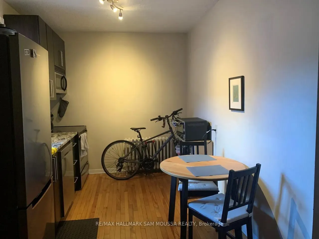 Photo 6 of Unit 10, 232 Cooper Street, Ottawa, Ottawa Centre — HOMEH