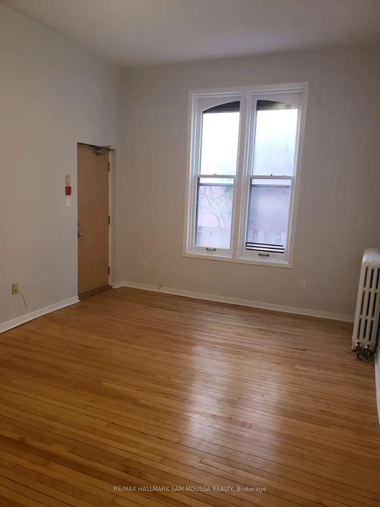 Photo 2 of Unit 3, 232 Cooper Street, Ottawa, Ottawa Centre — HOMEH