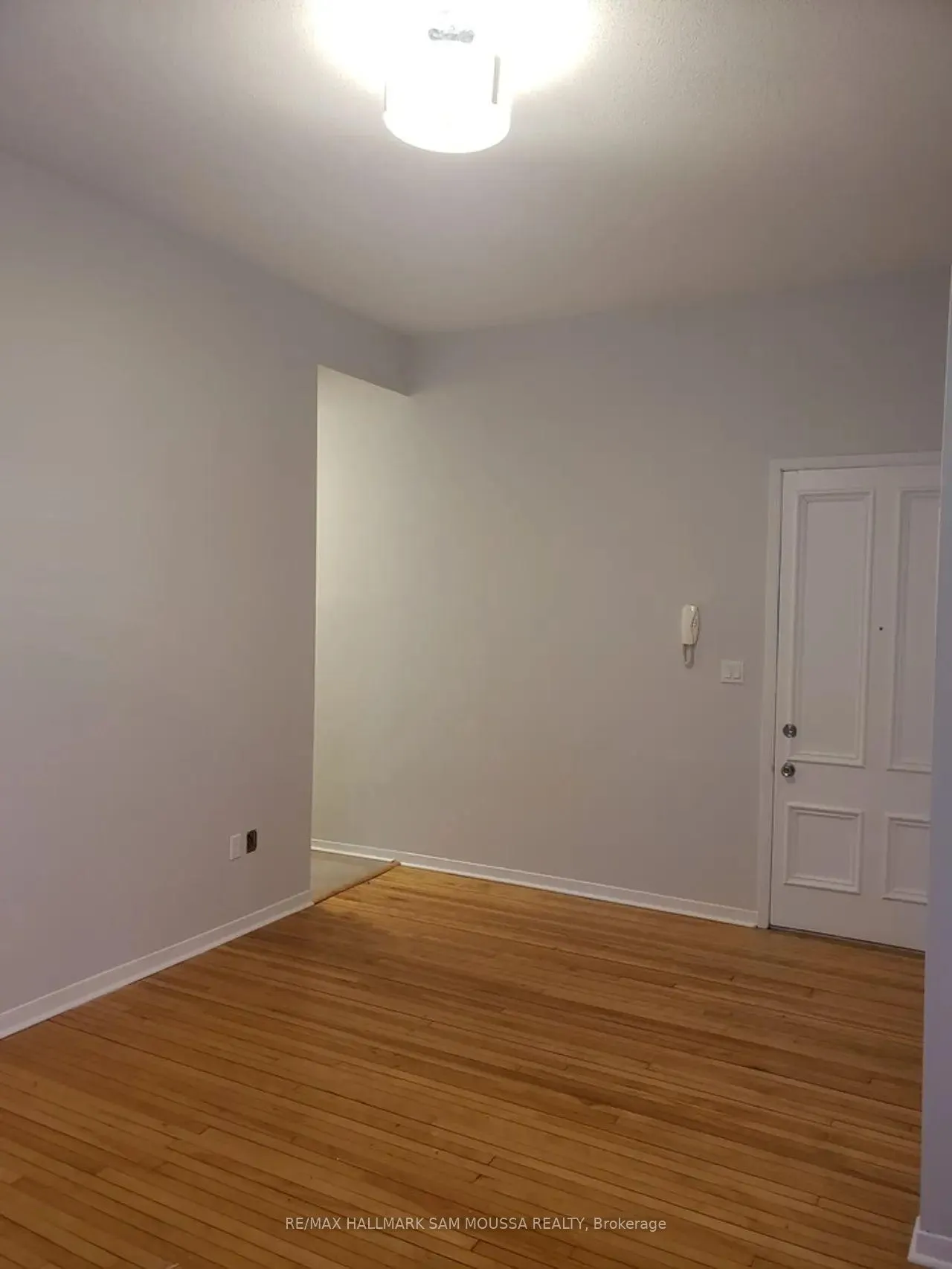 Photo 3 of Unit 3, 232 Cooper Street, Ottawa, Ottawa Centre — HOMEH