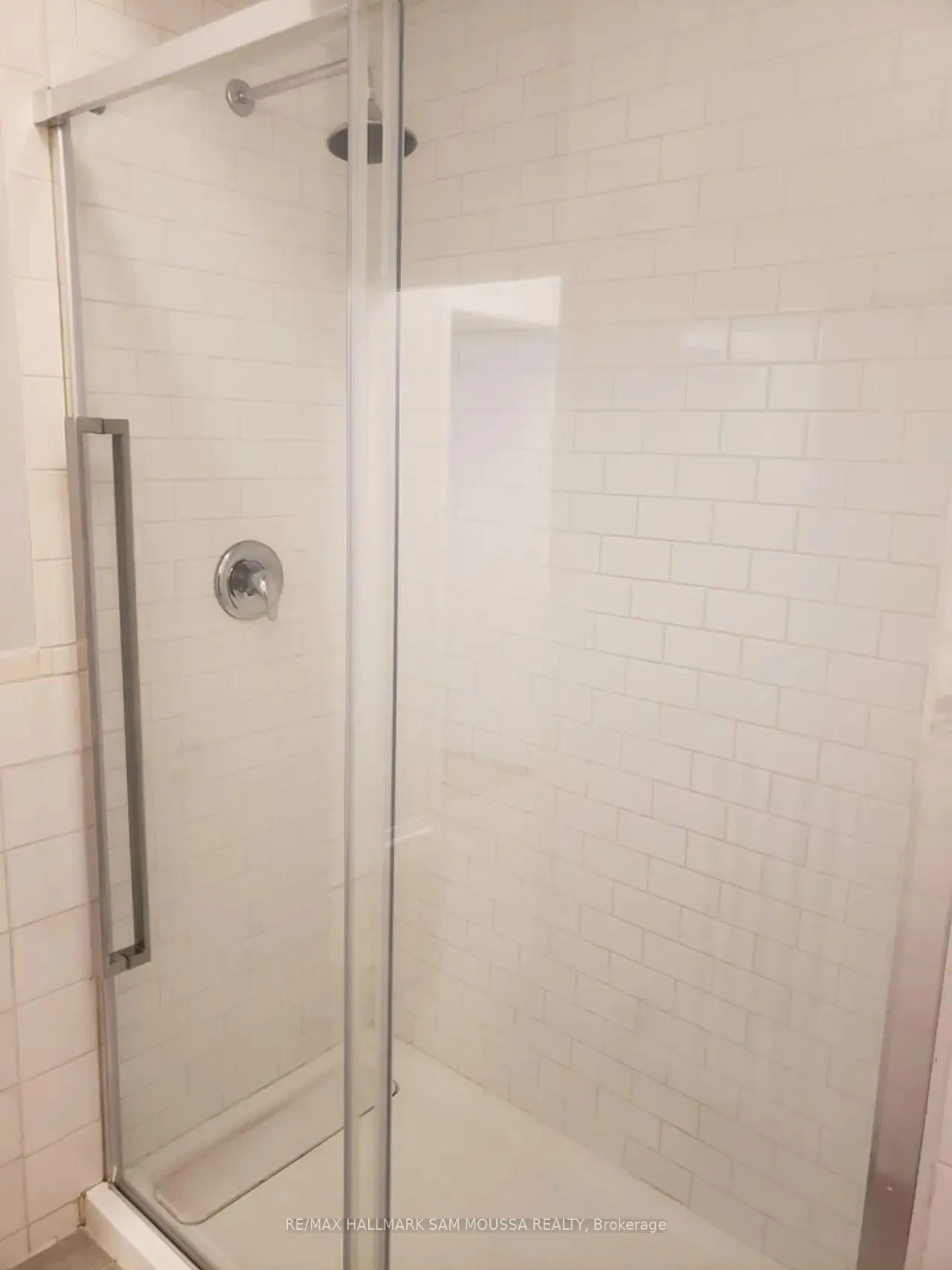 Photo 8 of Unit 3, 232 Cooper Street, Ottawa, Ottawa Centre — HOMEH