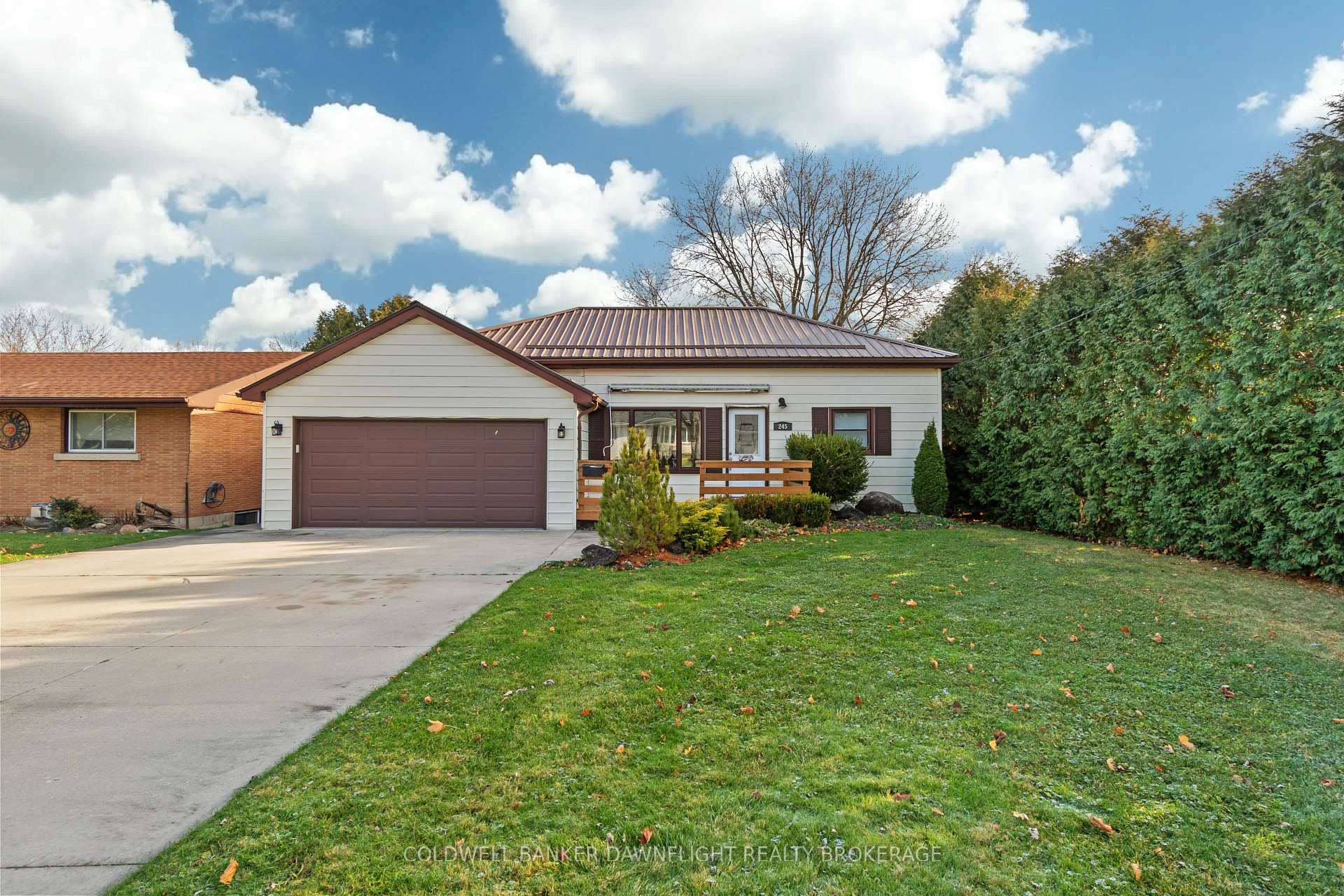 Photo 1 of 245 Dufferin Street, Central Elgin, Belmont — HOMEH
