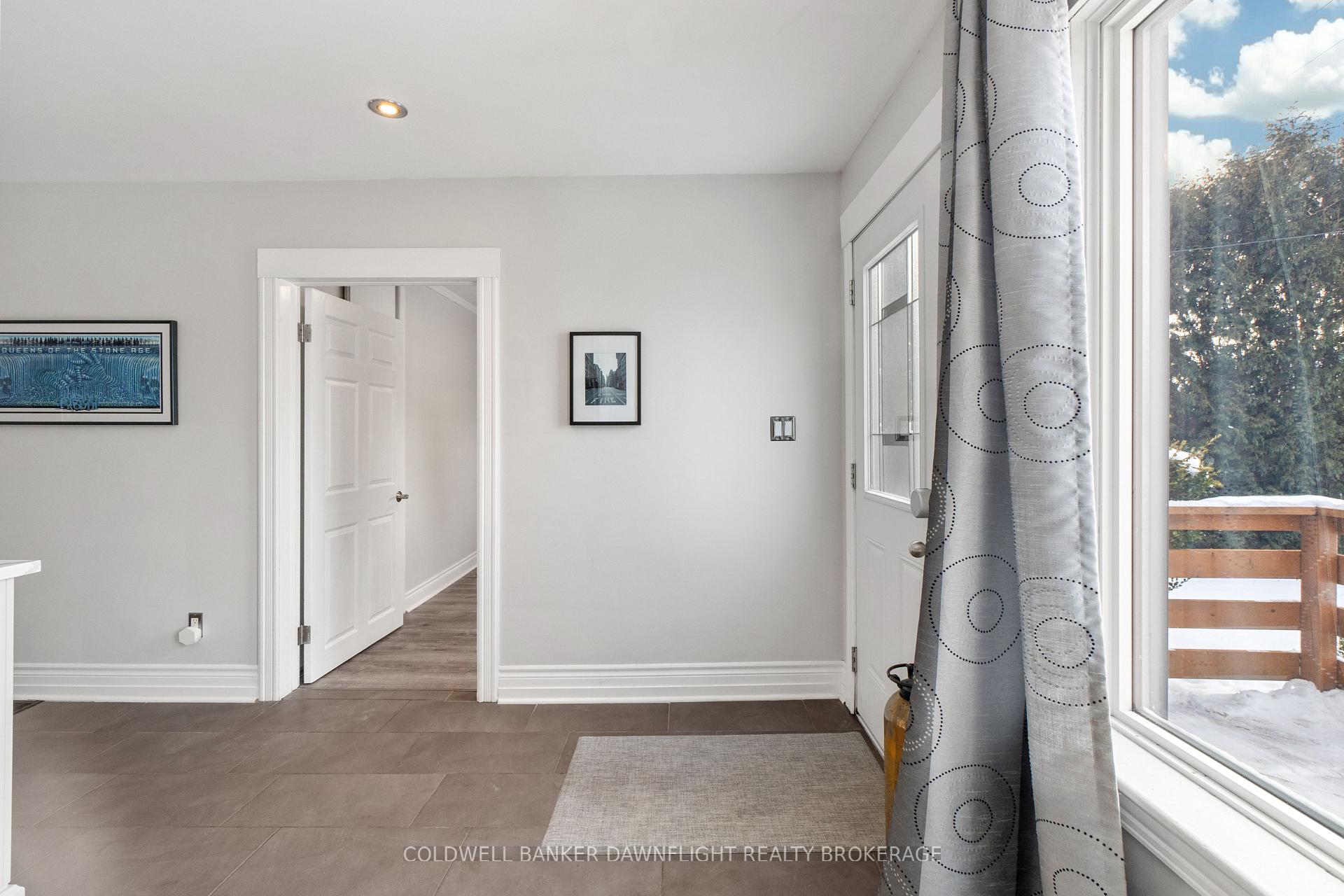 Photo 5 of 245 Dufferin Street, Central Elgin, Belmont — HOMEH