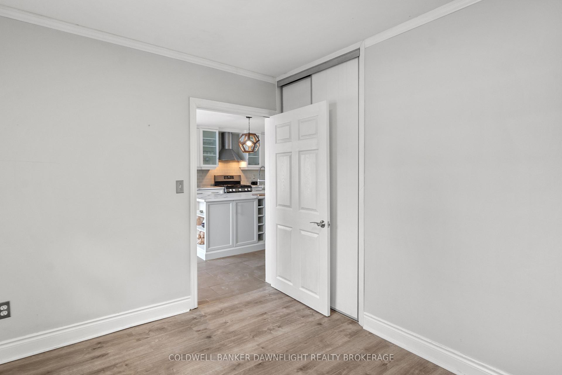 Photo 16 of 245 Dufferin Street, Central Elgin, Belmont — HOMEH