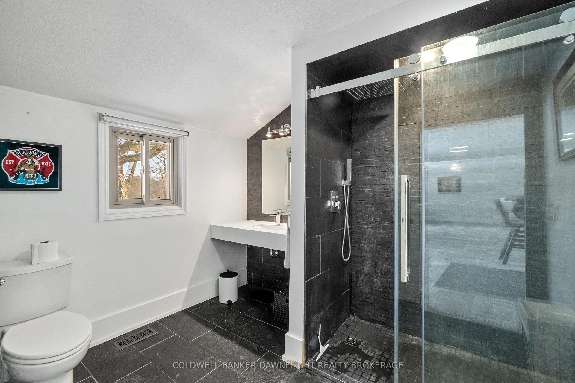 Photo 24 of 245 Dufferin Street, Central Elgin, Belmont — HOMEH