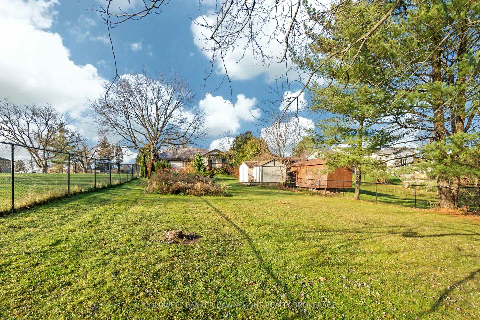 Photo 39 of 245 Dufferin Street, Central Elgin, Belmont — HOMEH